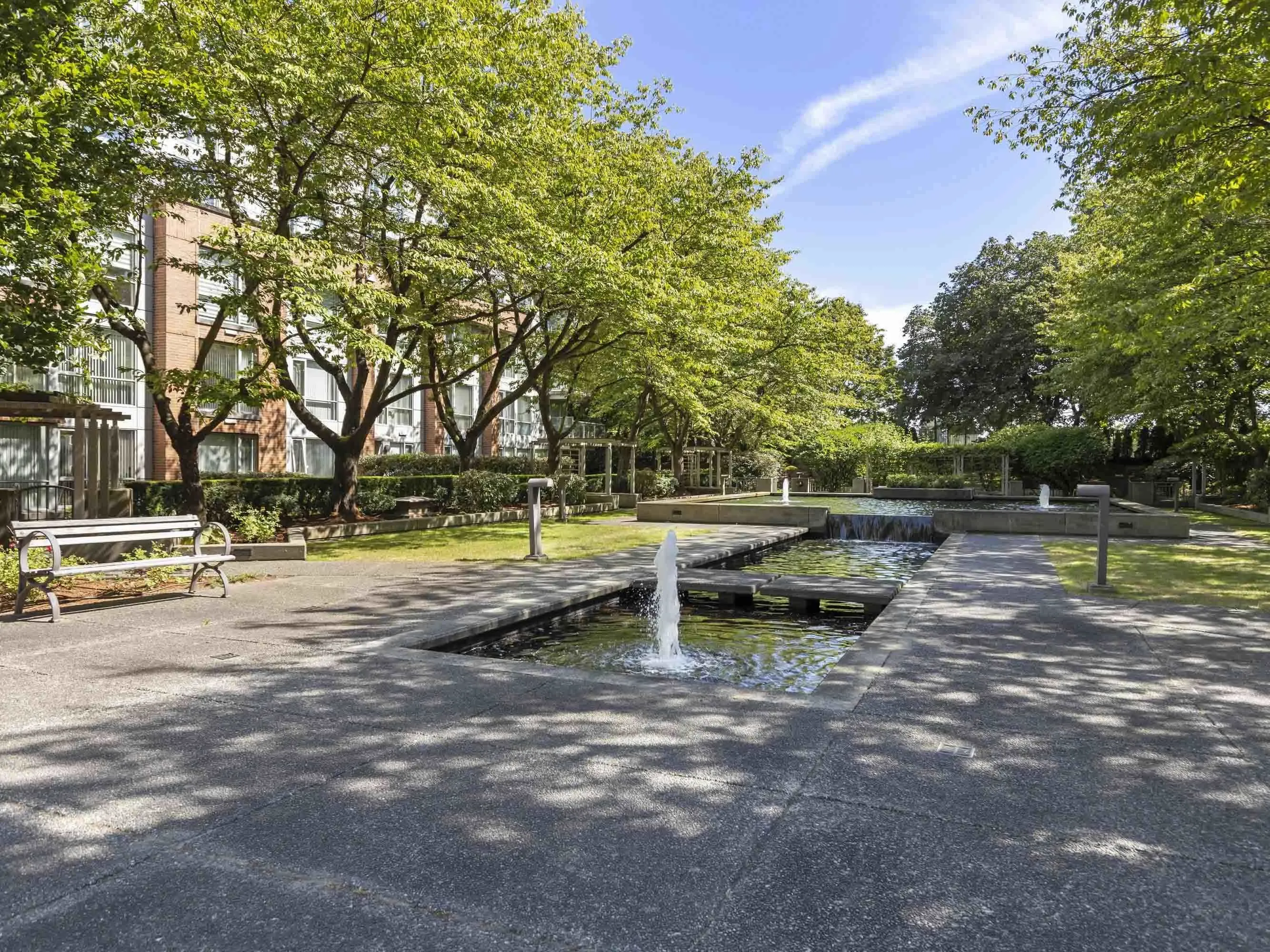 618 W 45th Avenue