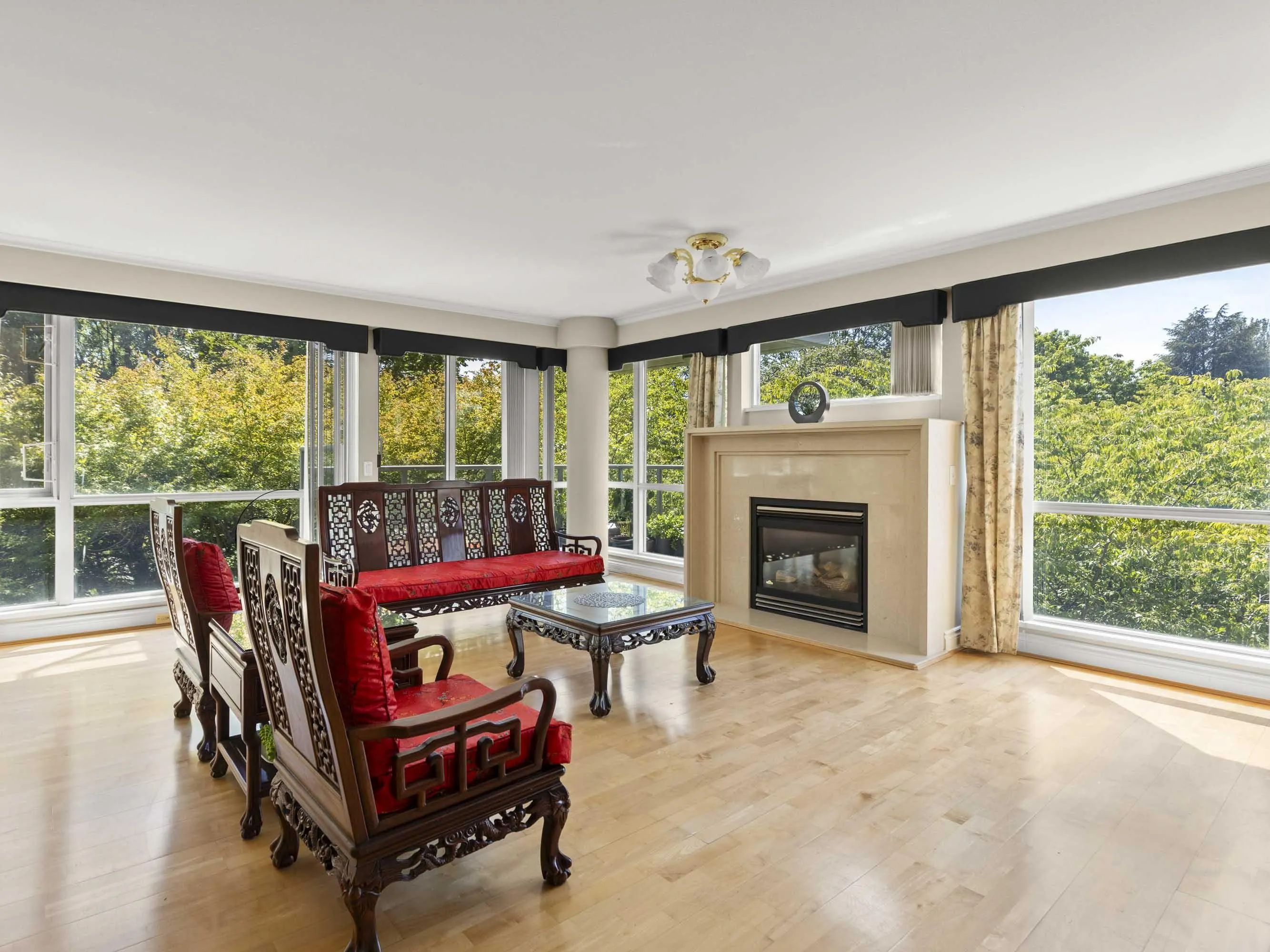 618 W 45th Avenue