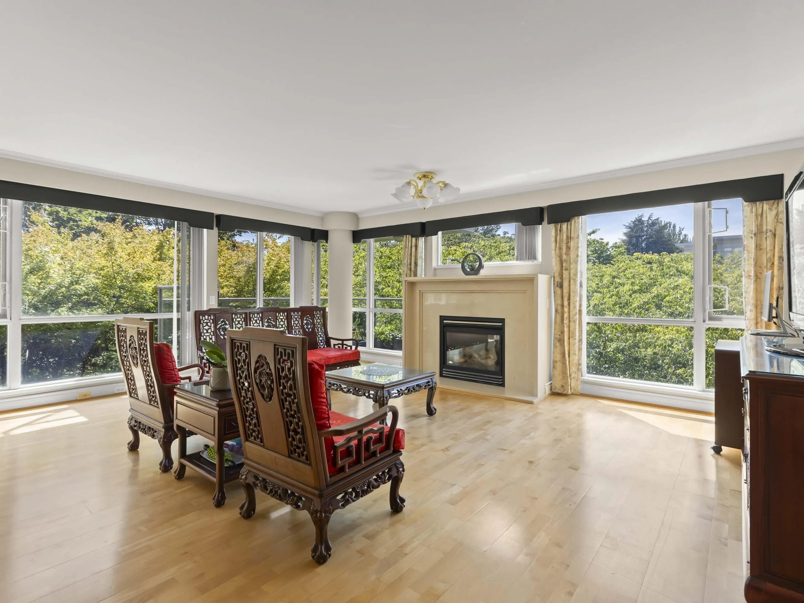 618 W 45th Avenue