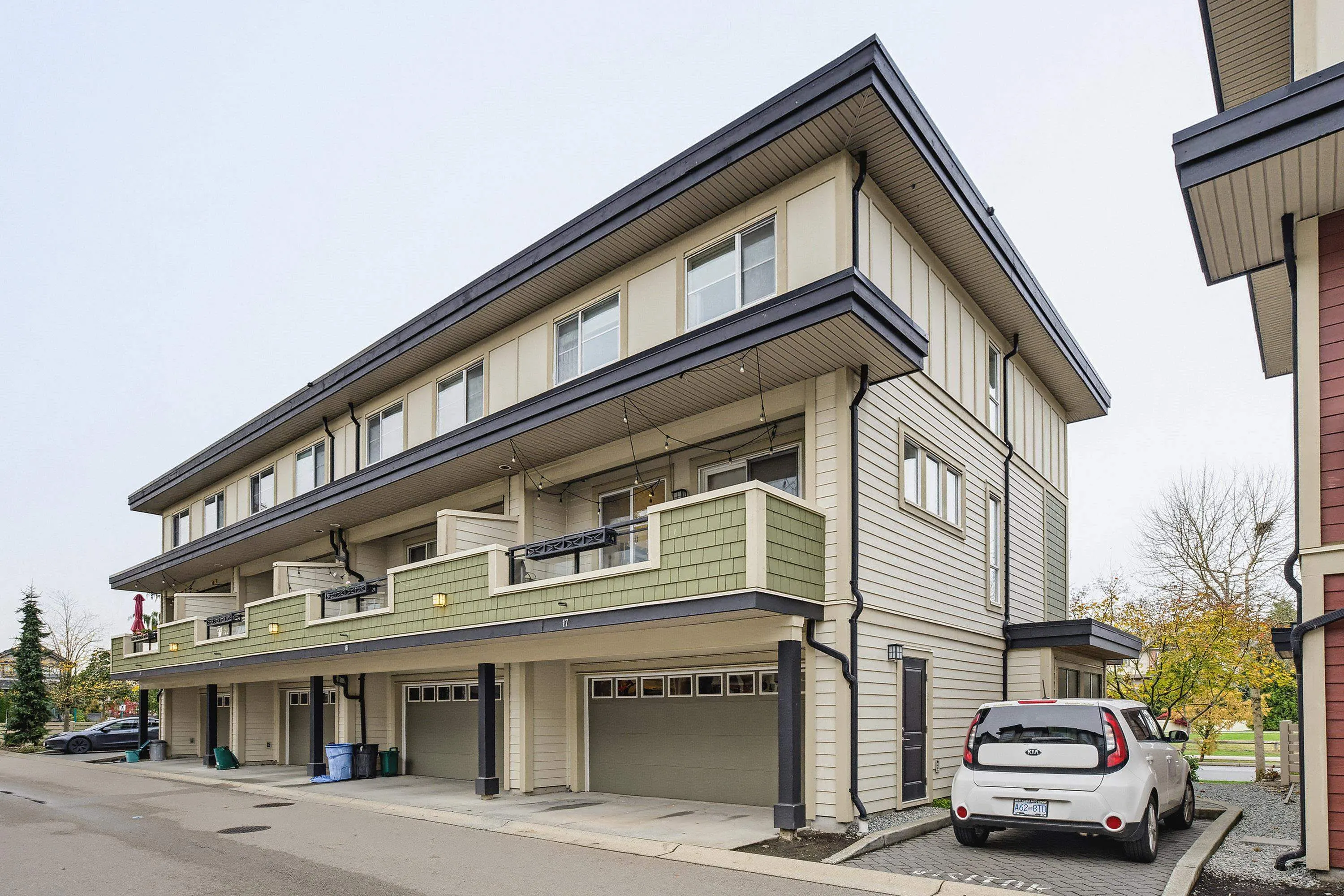 19477 72a Avenue #17