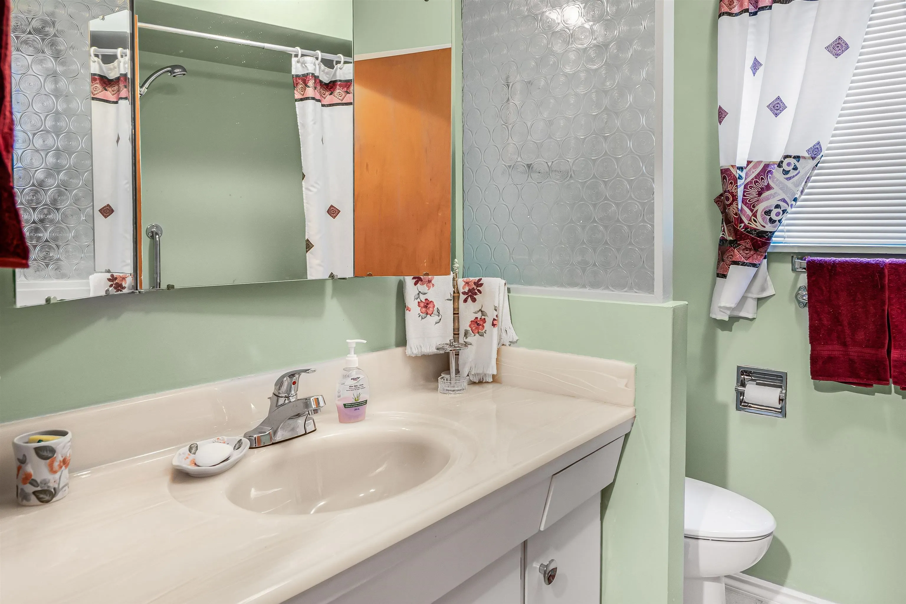 335 W 28th Street