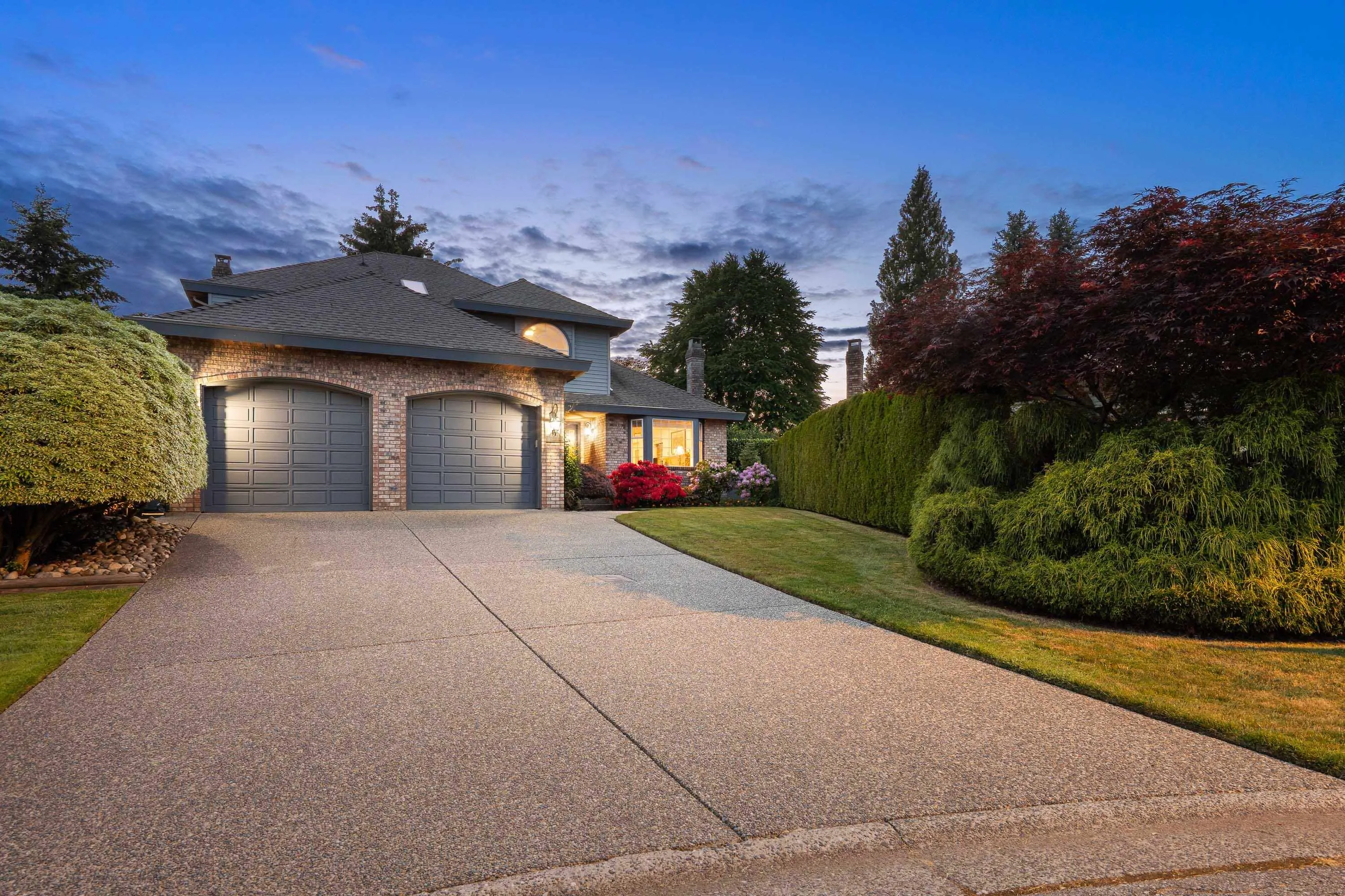 10573 Woodglen Close