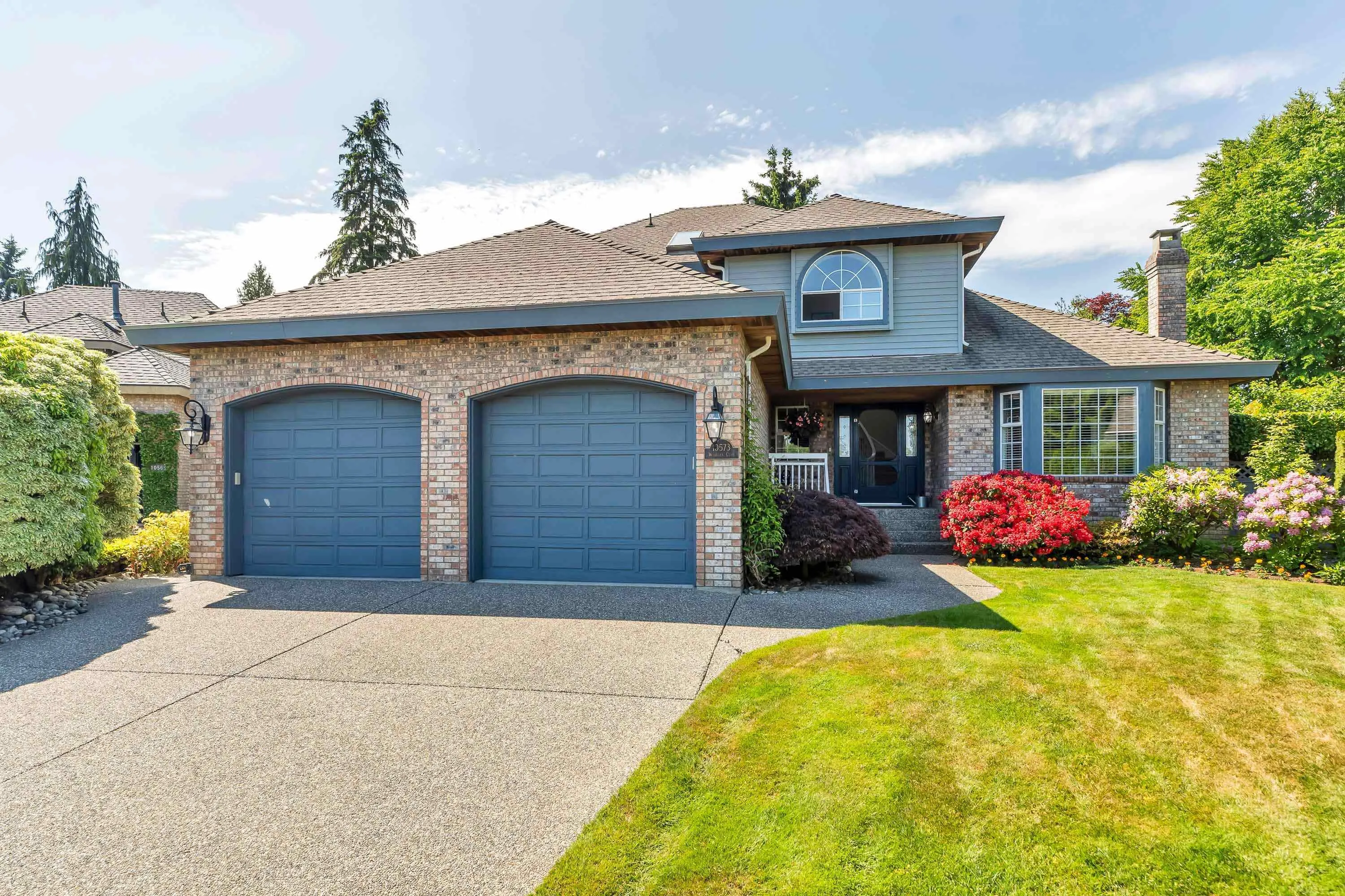 10573 Woodglen Close