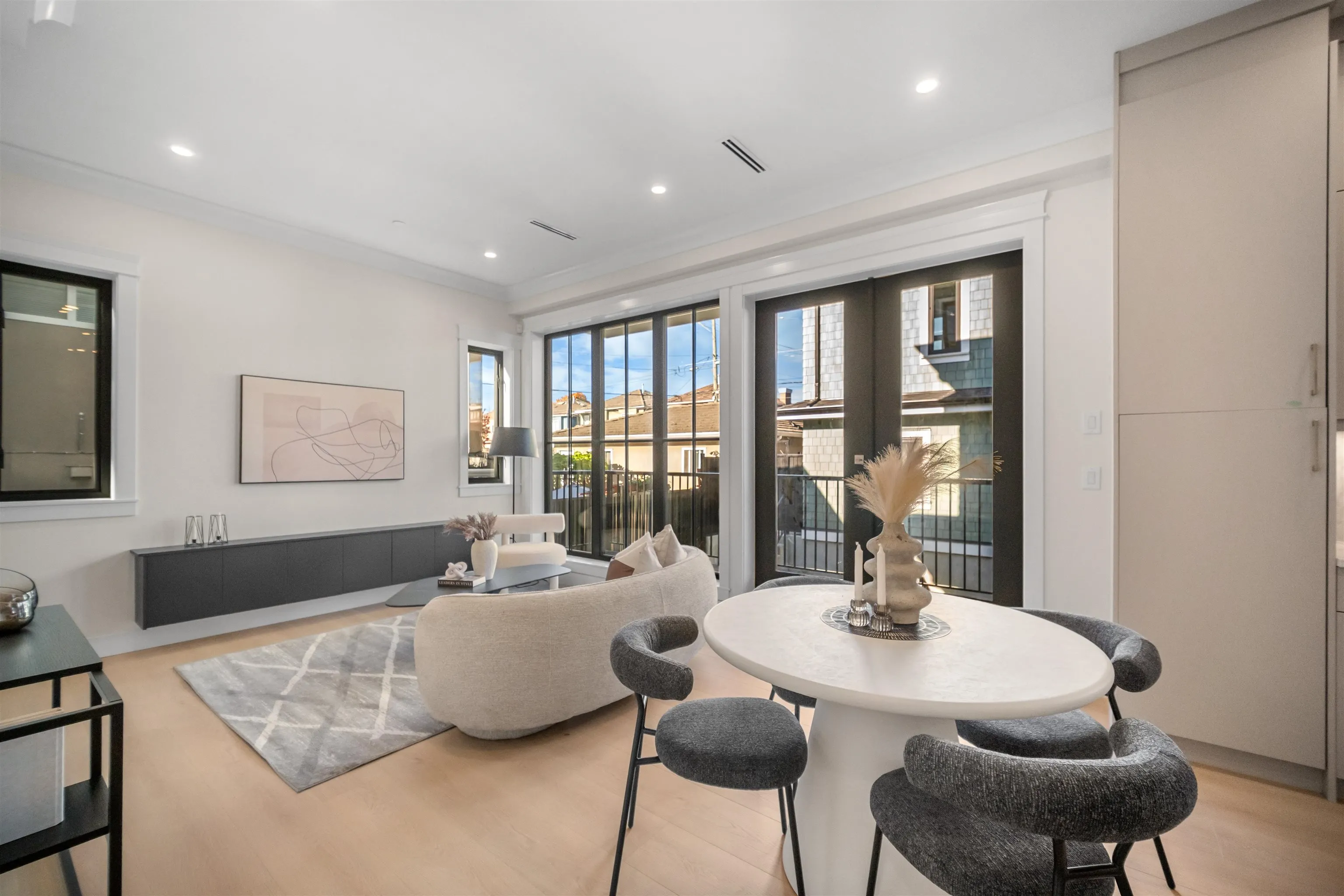 1613 E 58th Avenue #2