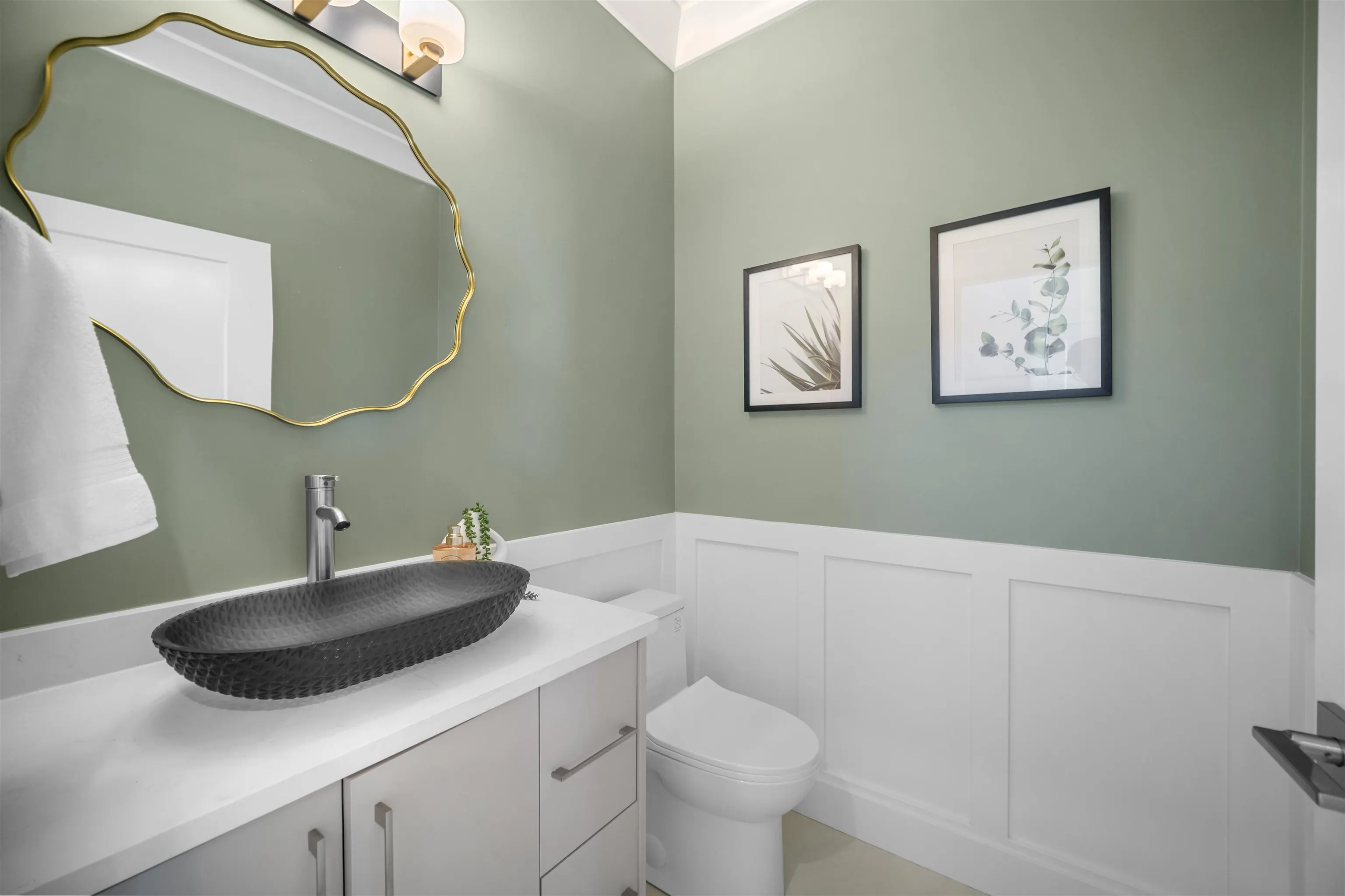 1613 E 58th Avenue #2