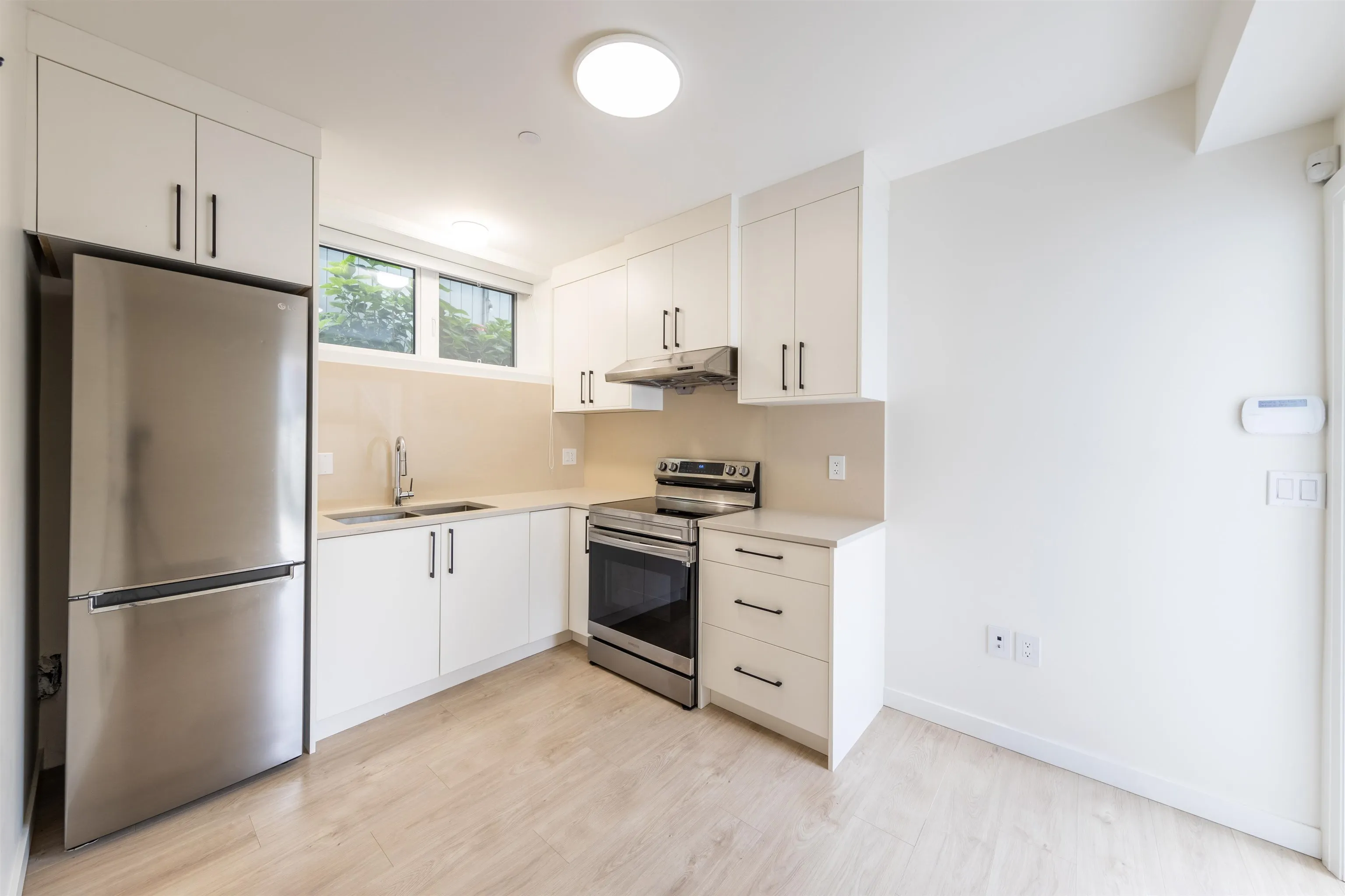 2755 W 38th Avenue