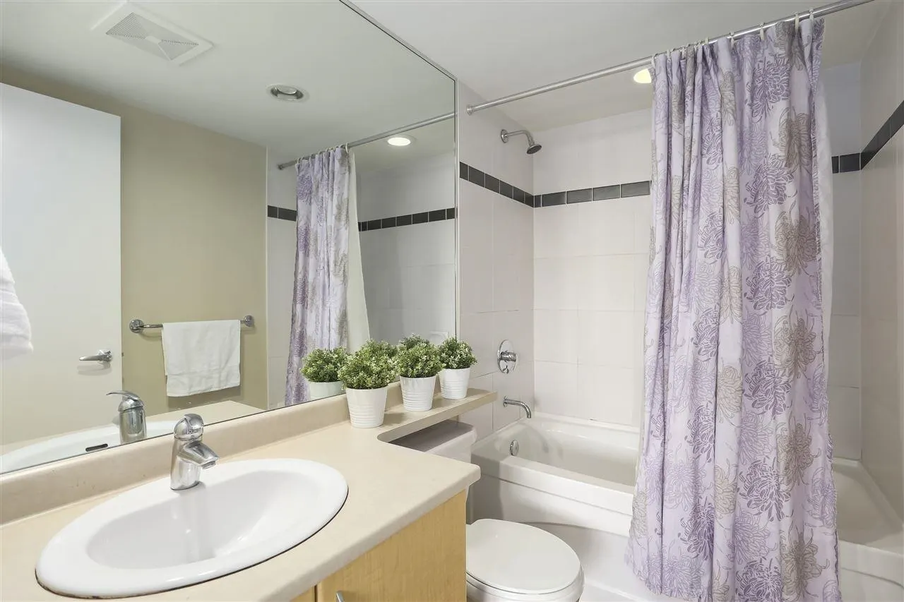 7178 Collier Street #203