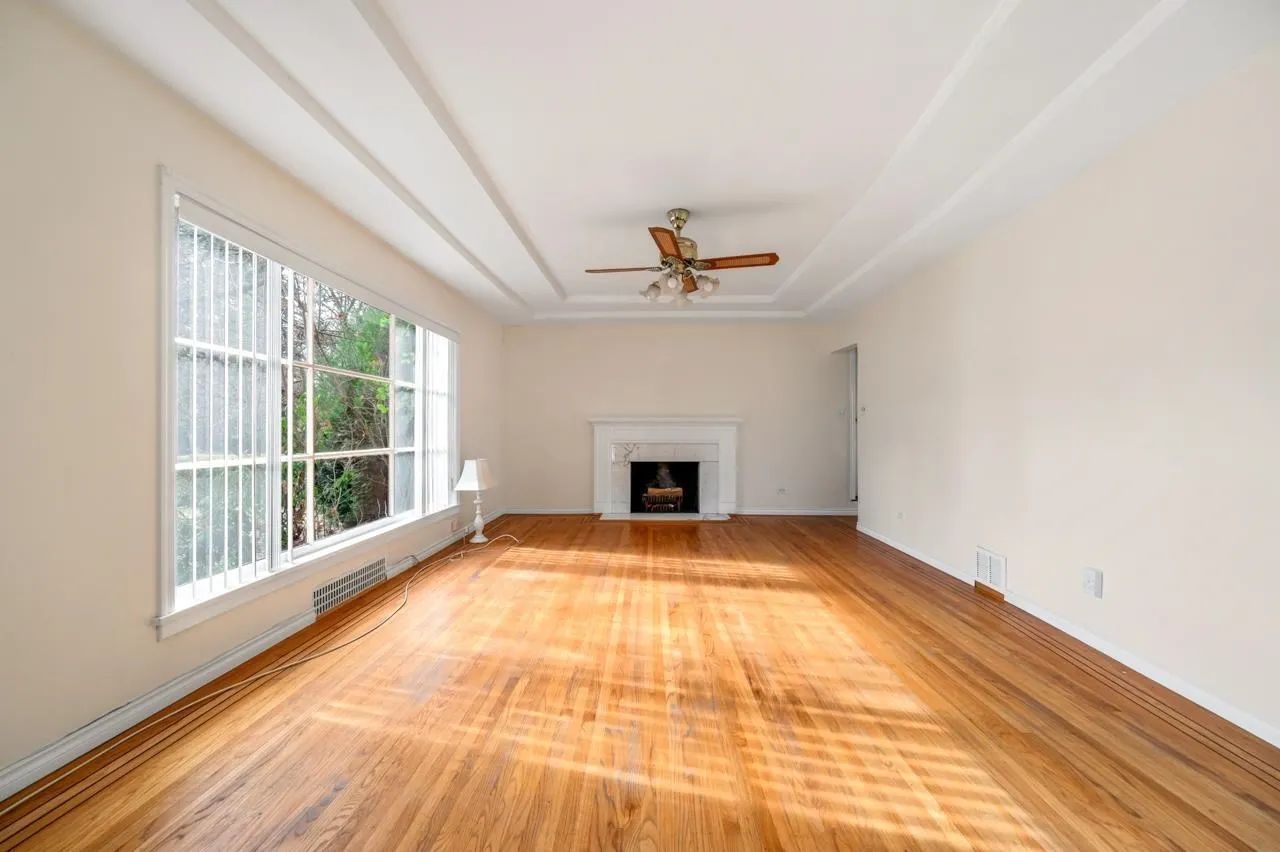 1441 W 49th Avenue