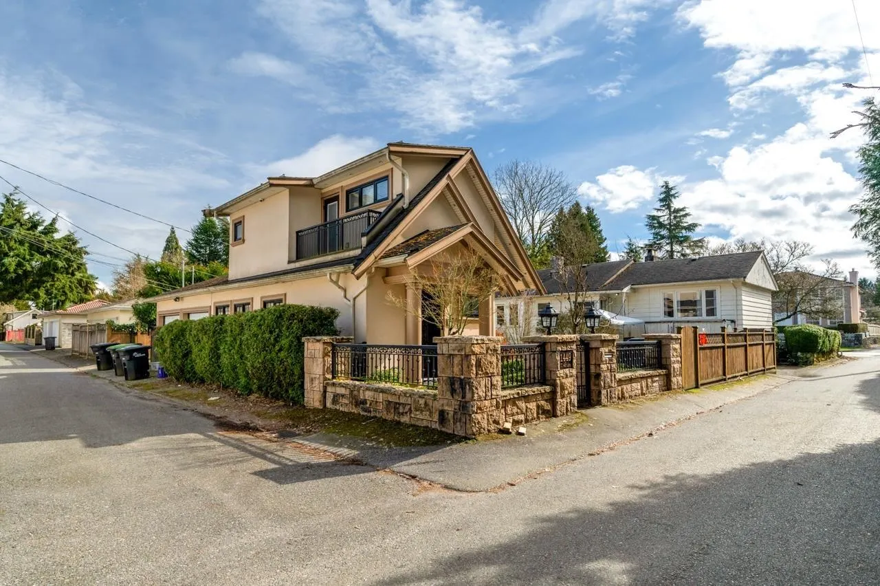 1441 W 49th Avenue