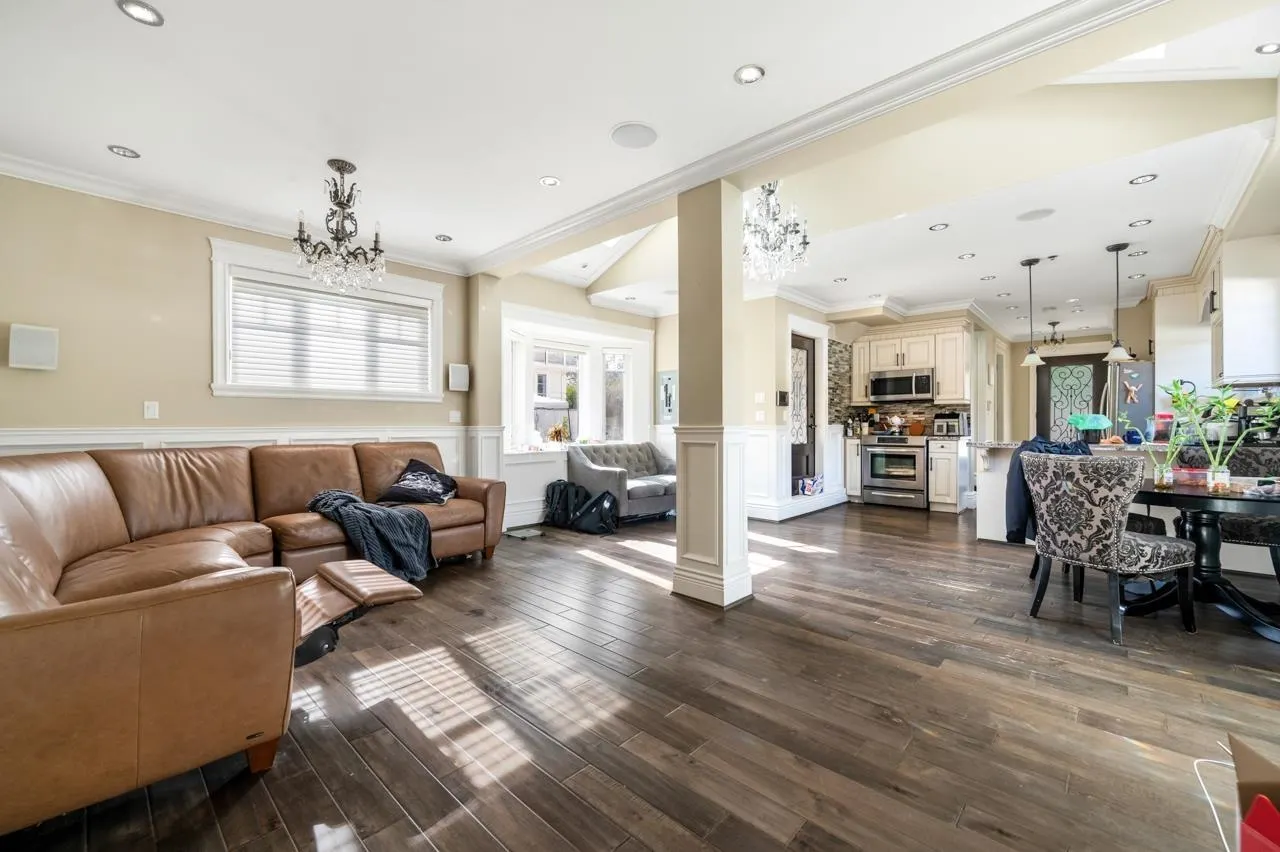1441 W 49th Avenue