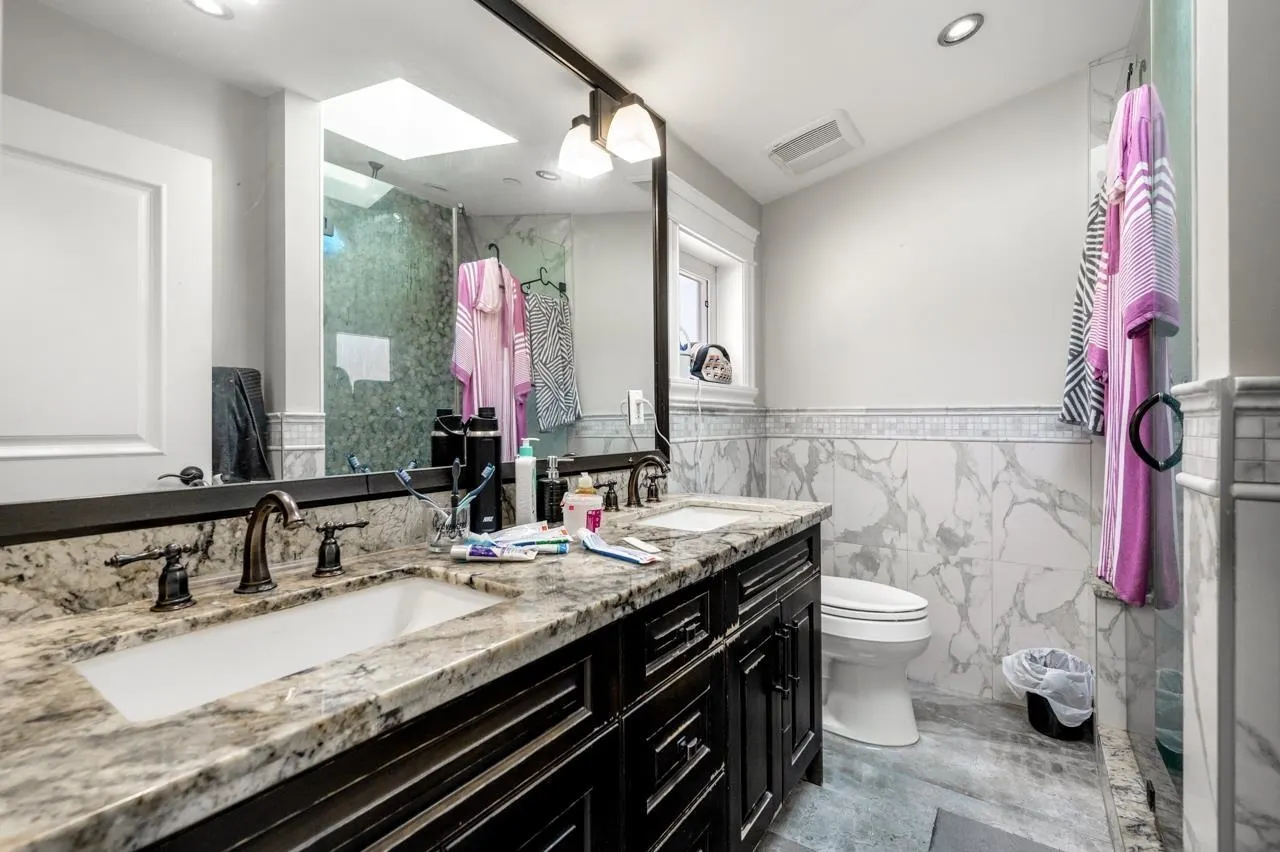 1441 W 49th Avenue