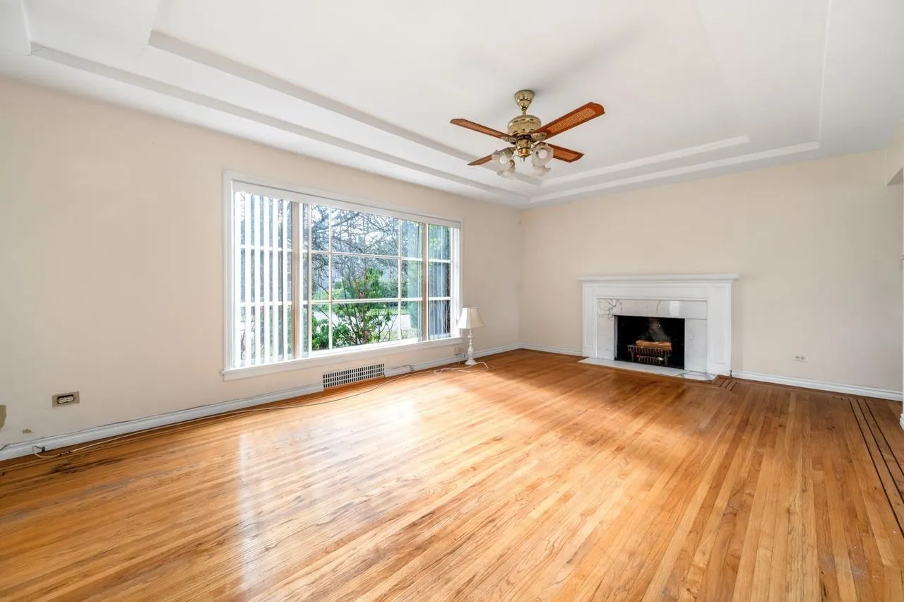 1441 W 49th Avenue