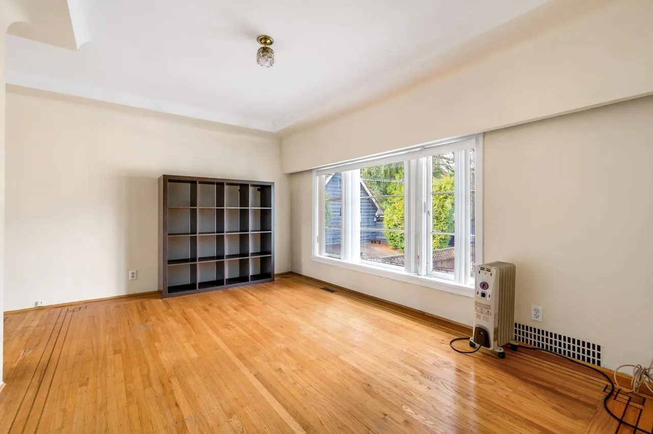1441 W 49th Avenue