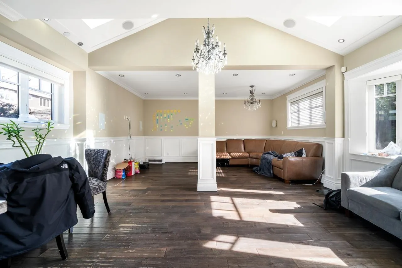 1441 W 49th Avenue