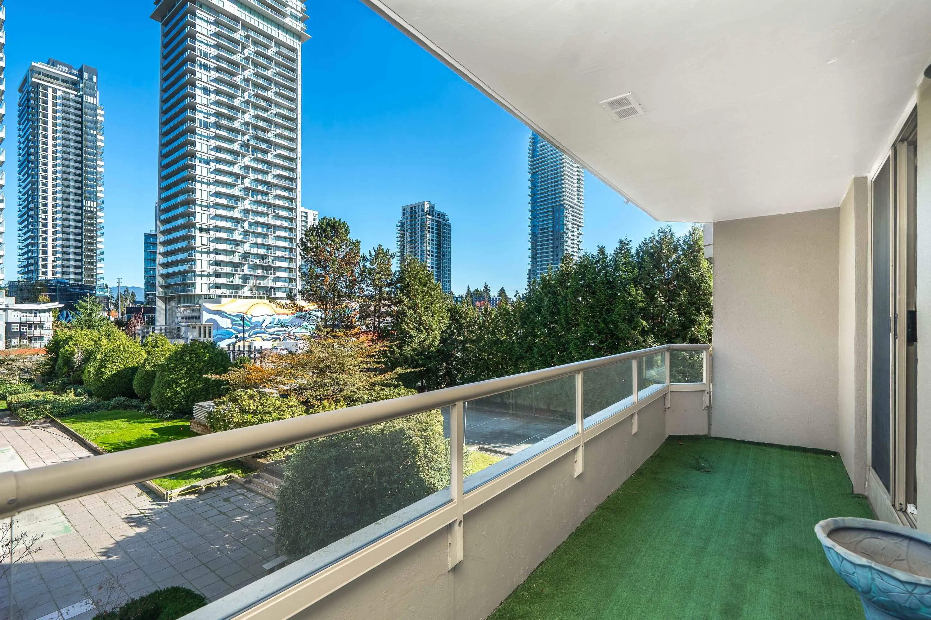 728 Farrow Street #403