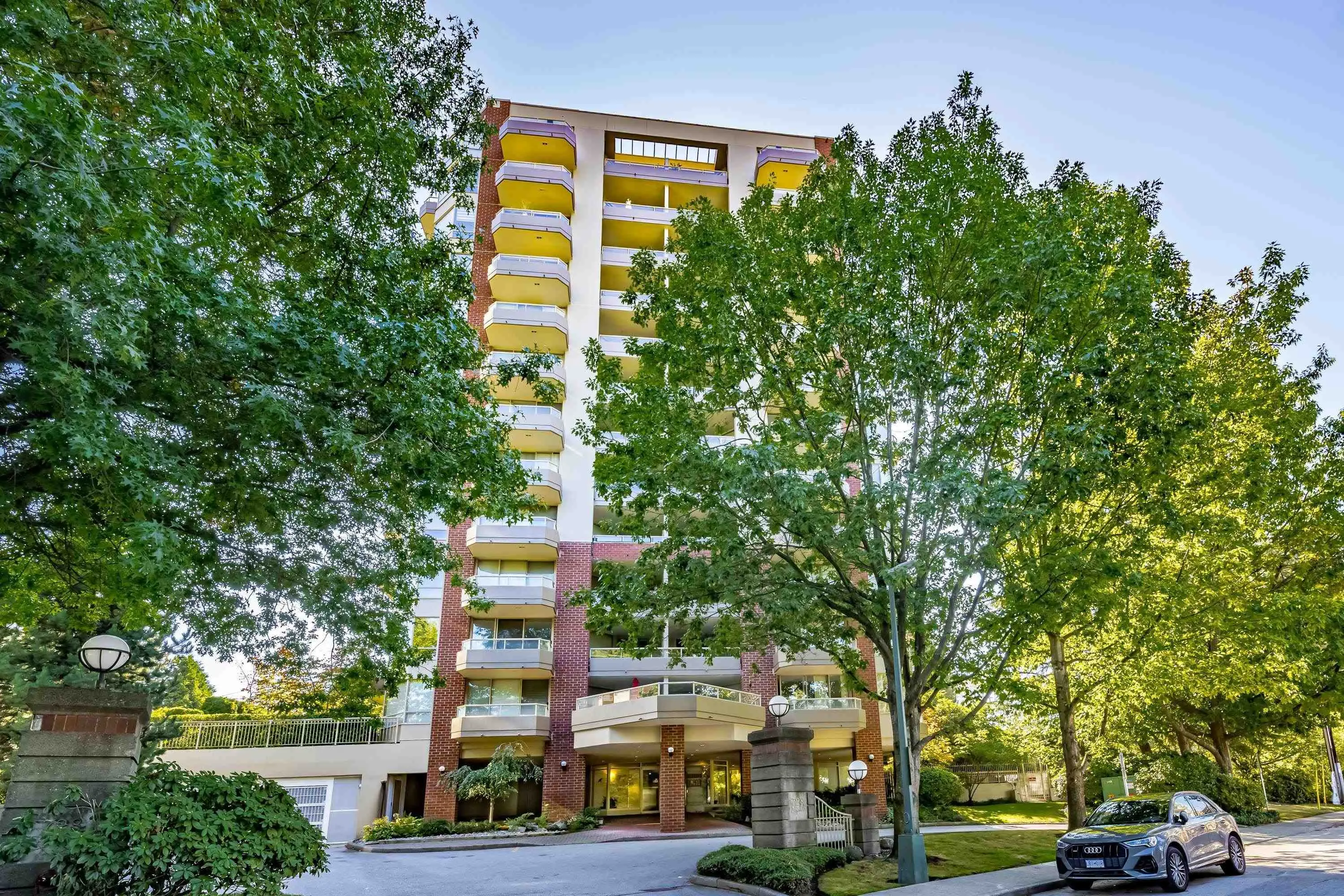 728 Farrow Street #403