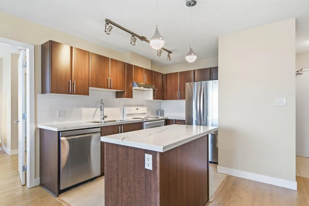 1178 Heffley Crescent #3203