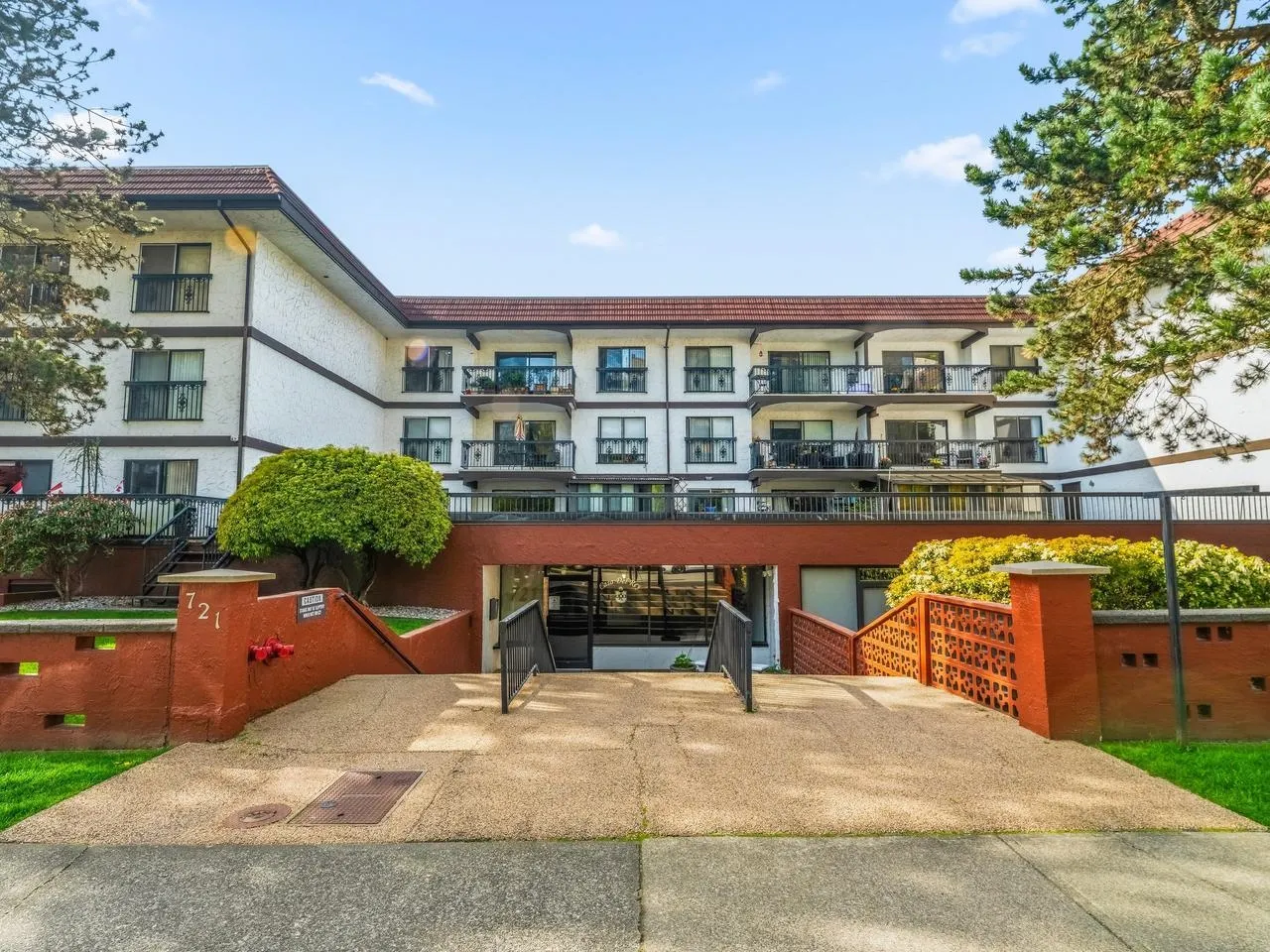 721 Hamilton Street #206