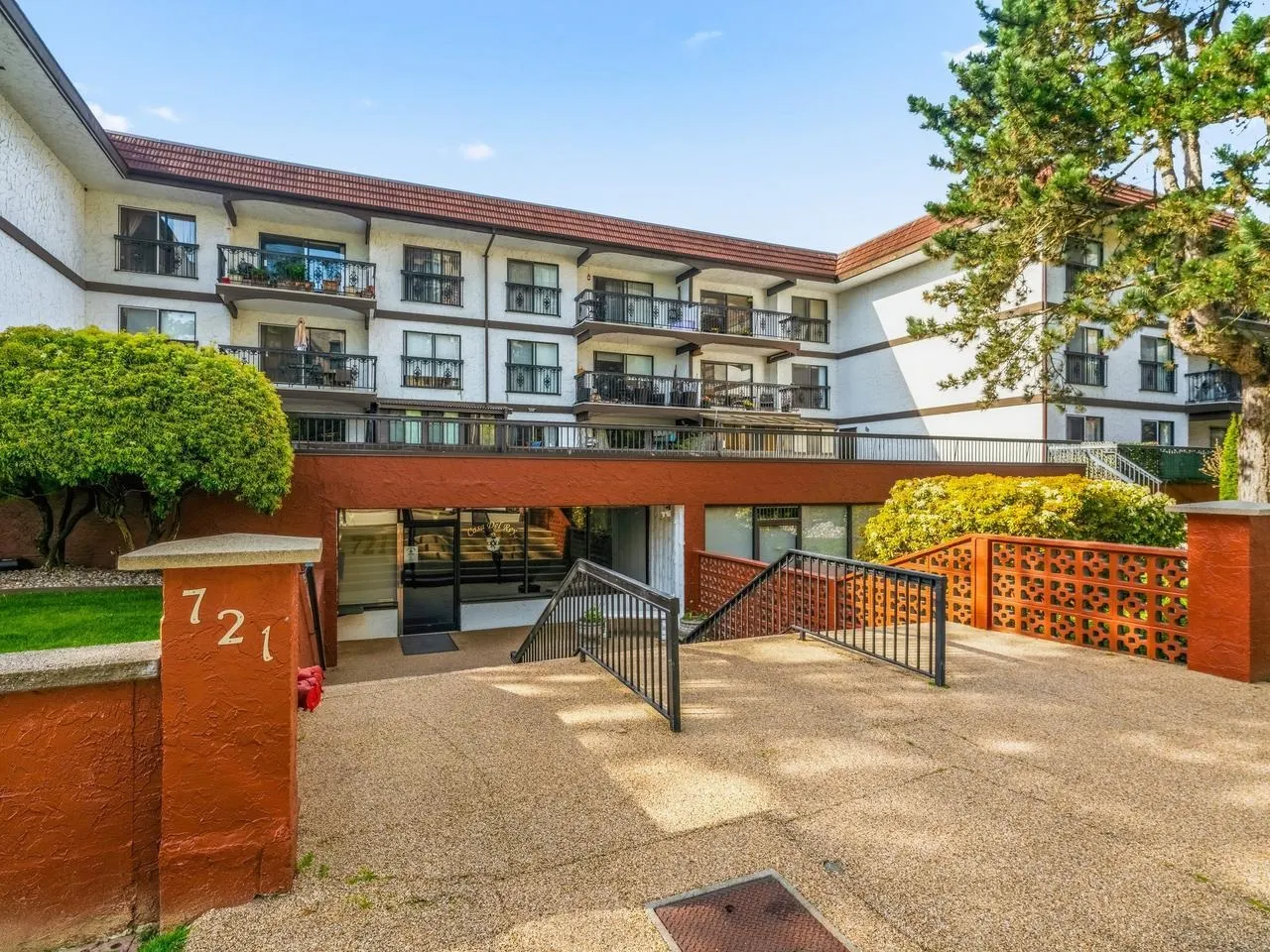 721 Hamilton Street #206
