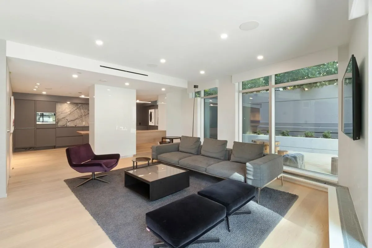 889 Pacific St #2104