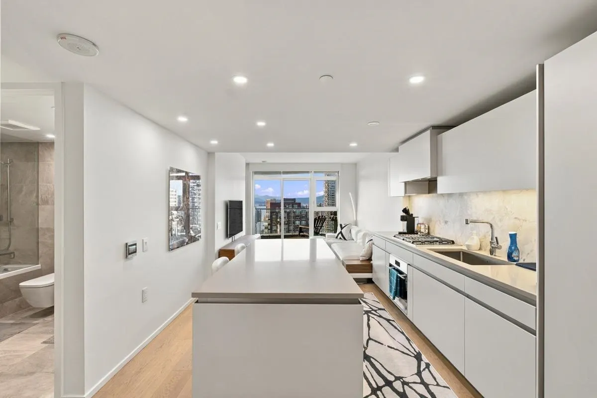 889 Pacific St #2104