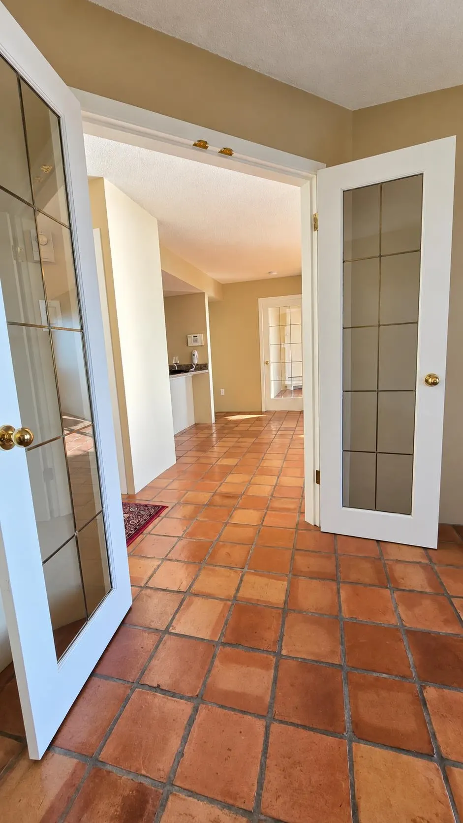 15025 Victoria Avenue #401