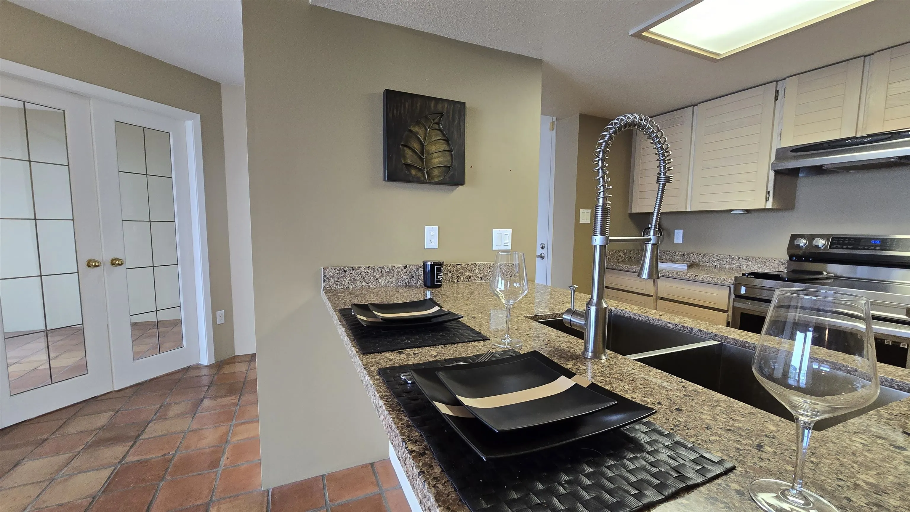15025 Victoria Avenue #401