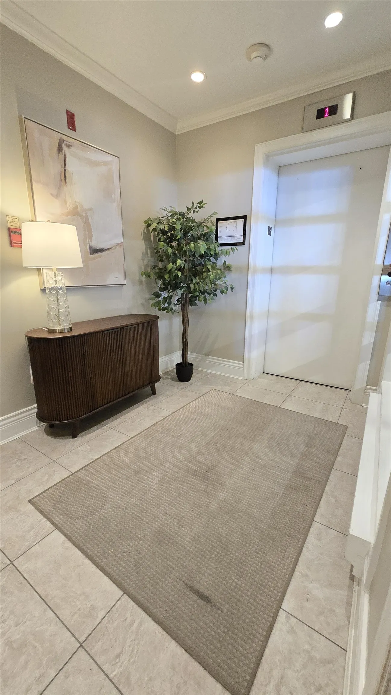 15025 Victoria Avenue #401