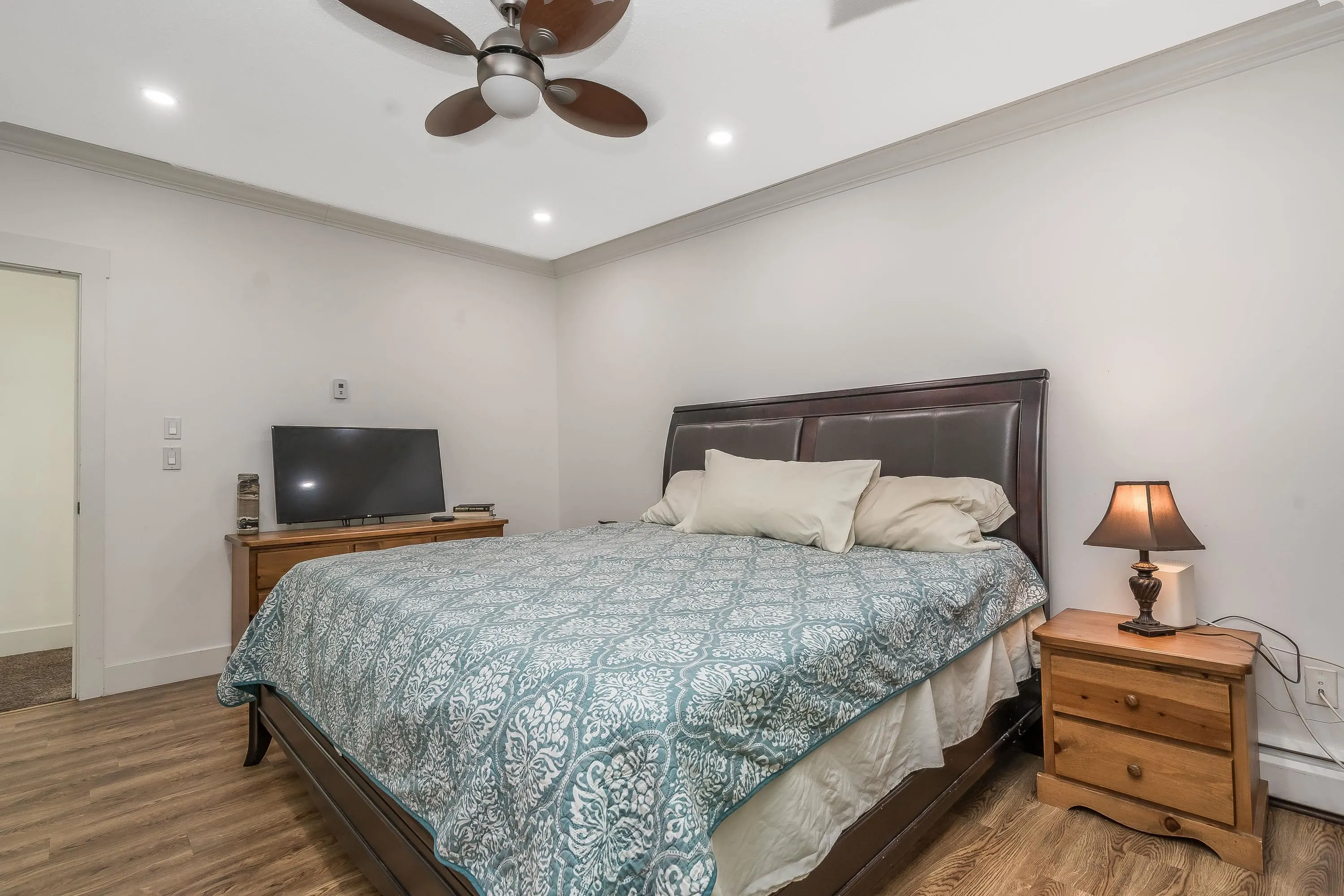 33923 E Bourquin Crescent #17