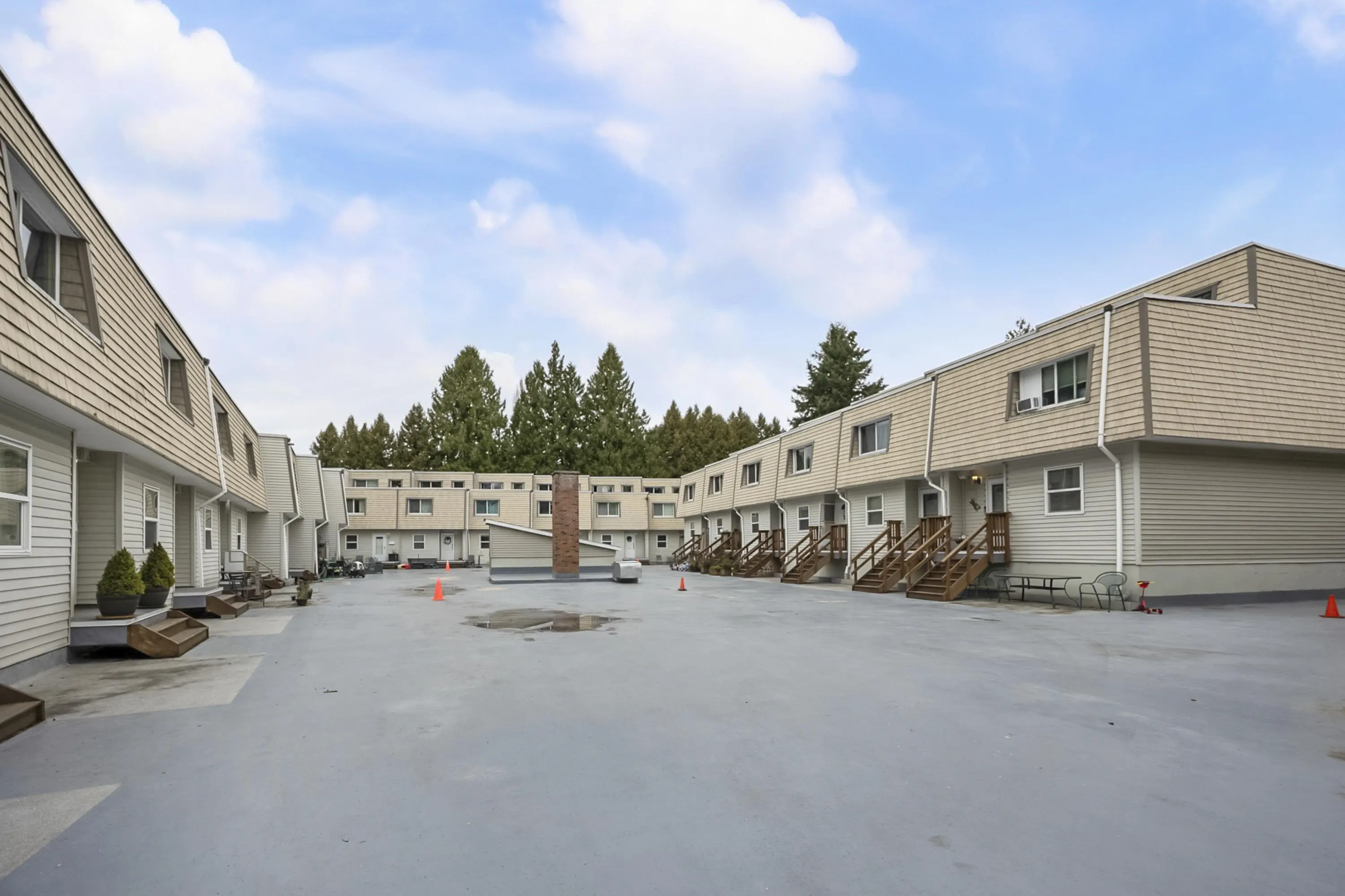33923 E Bourquin Crescent #17