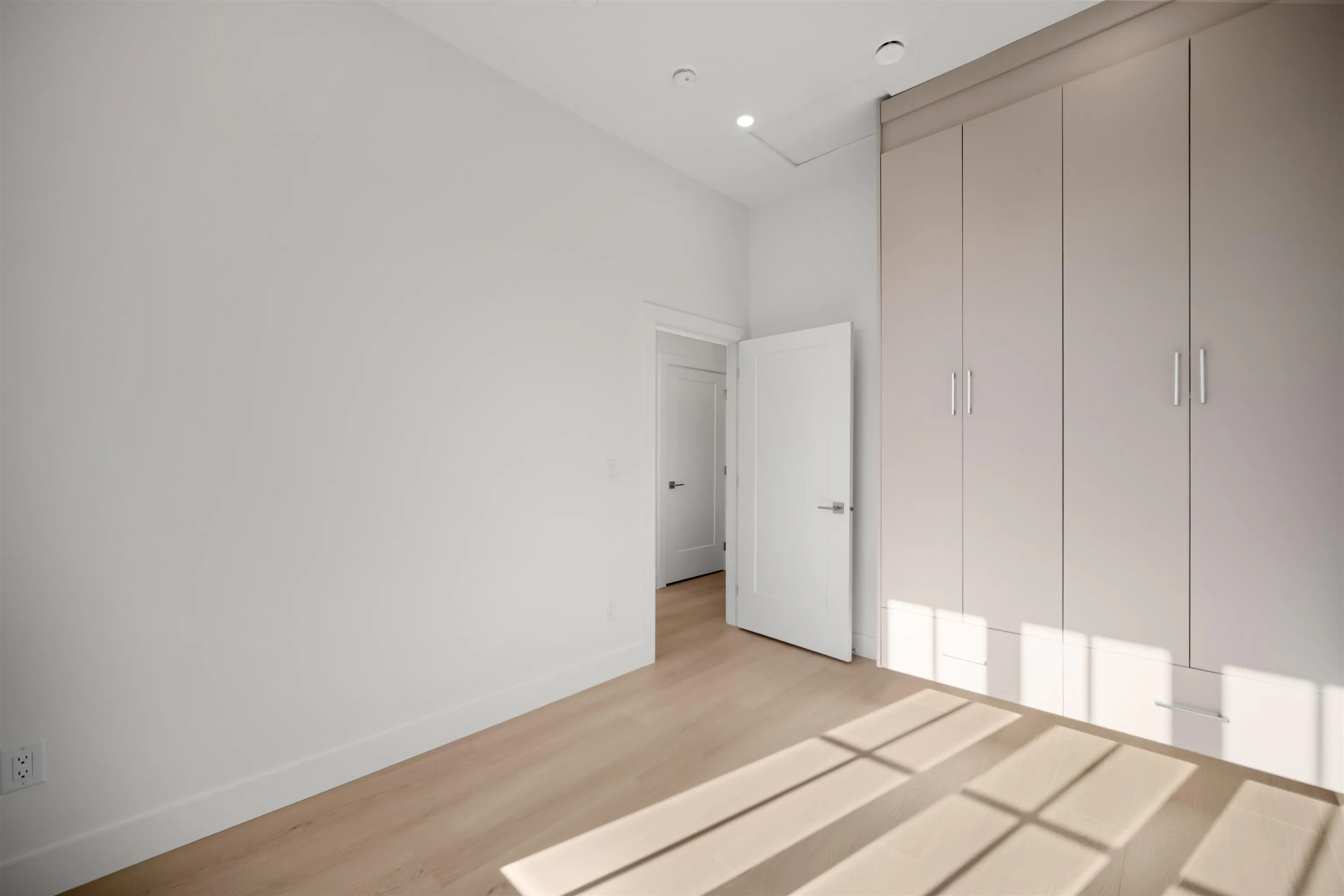 1613 E 58th Avenue #1