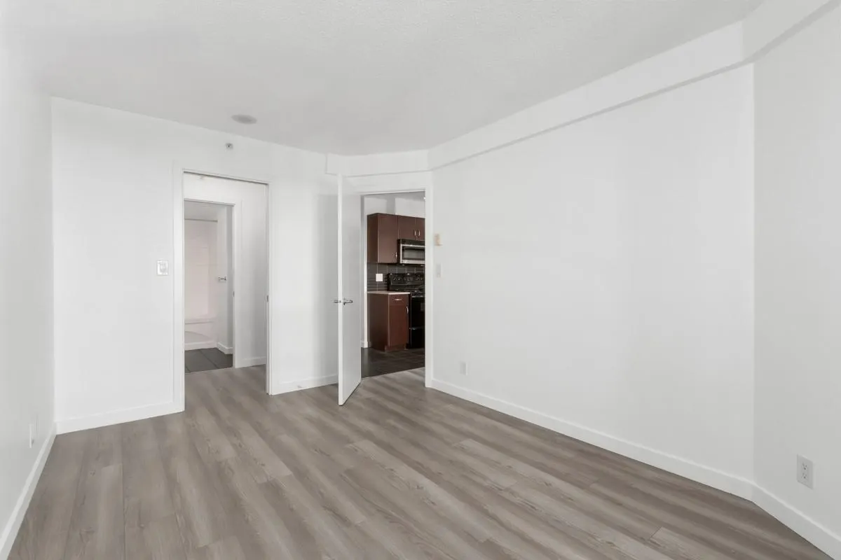 938 Smithe Street #2011