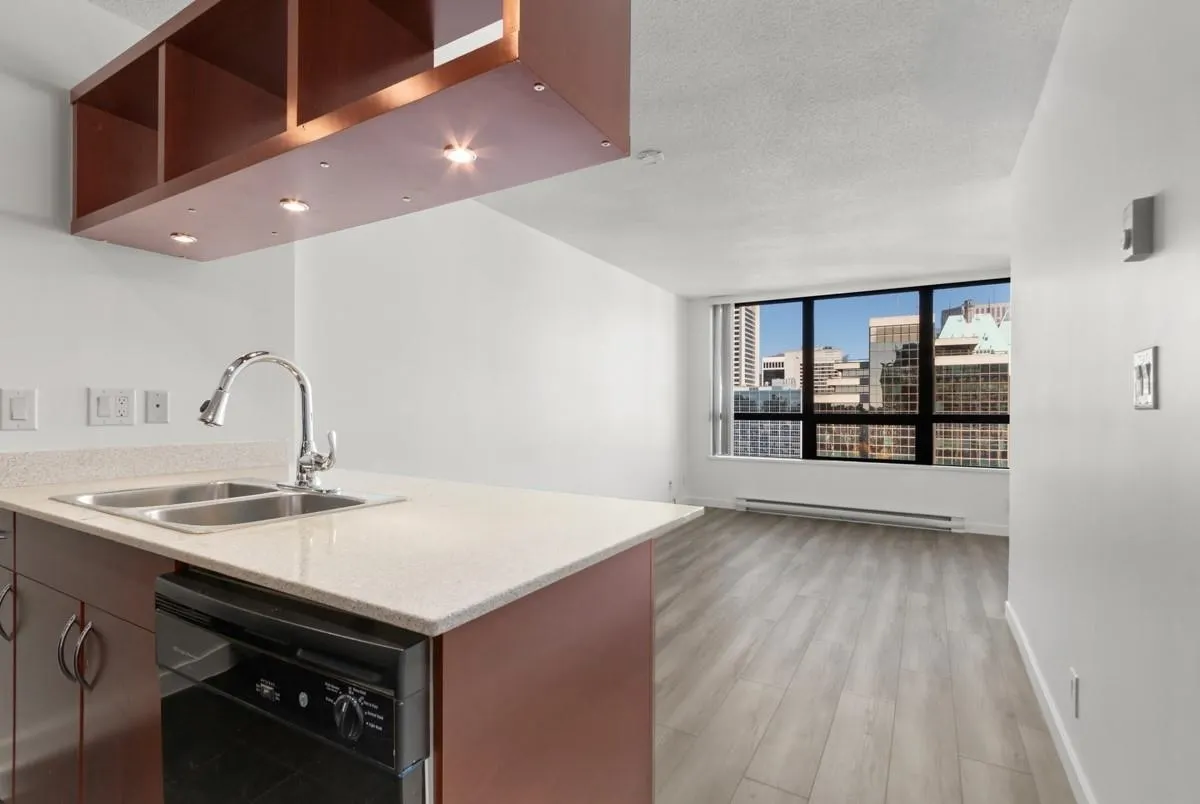 938 Smithe Street #2011