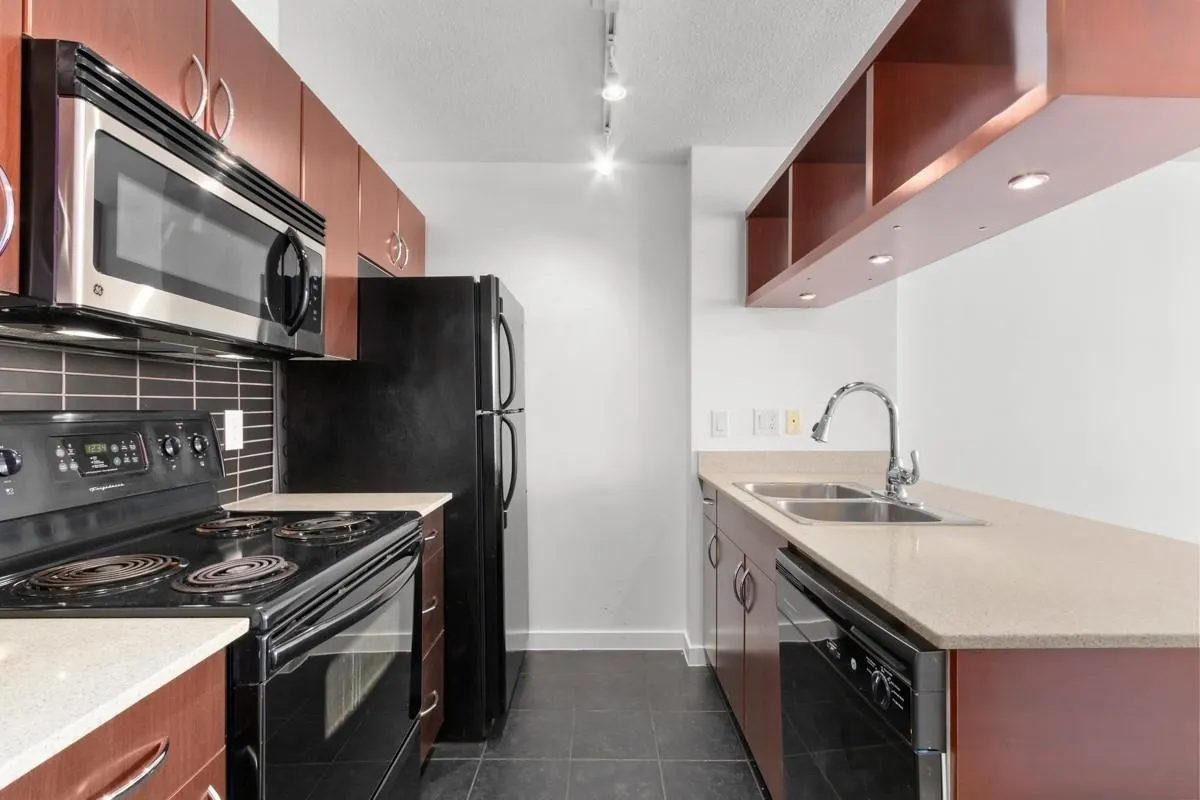 938 Smithe Street #2011