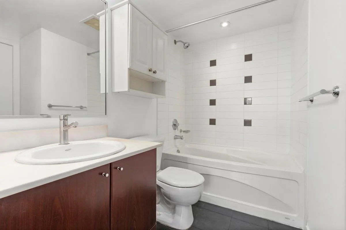 938 Smithe Street #2011