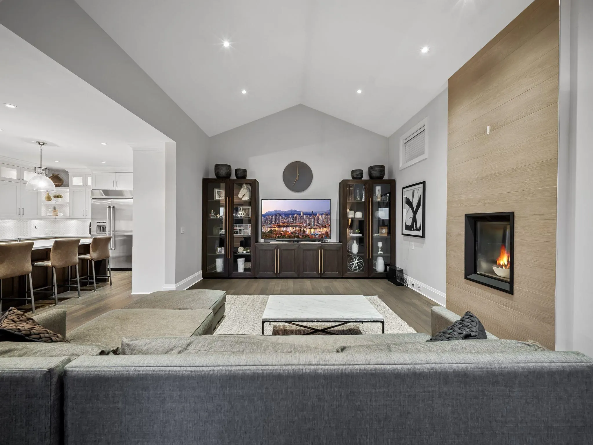 433 E Queens Road