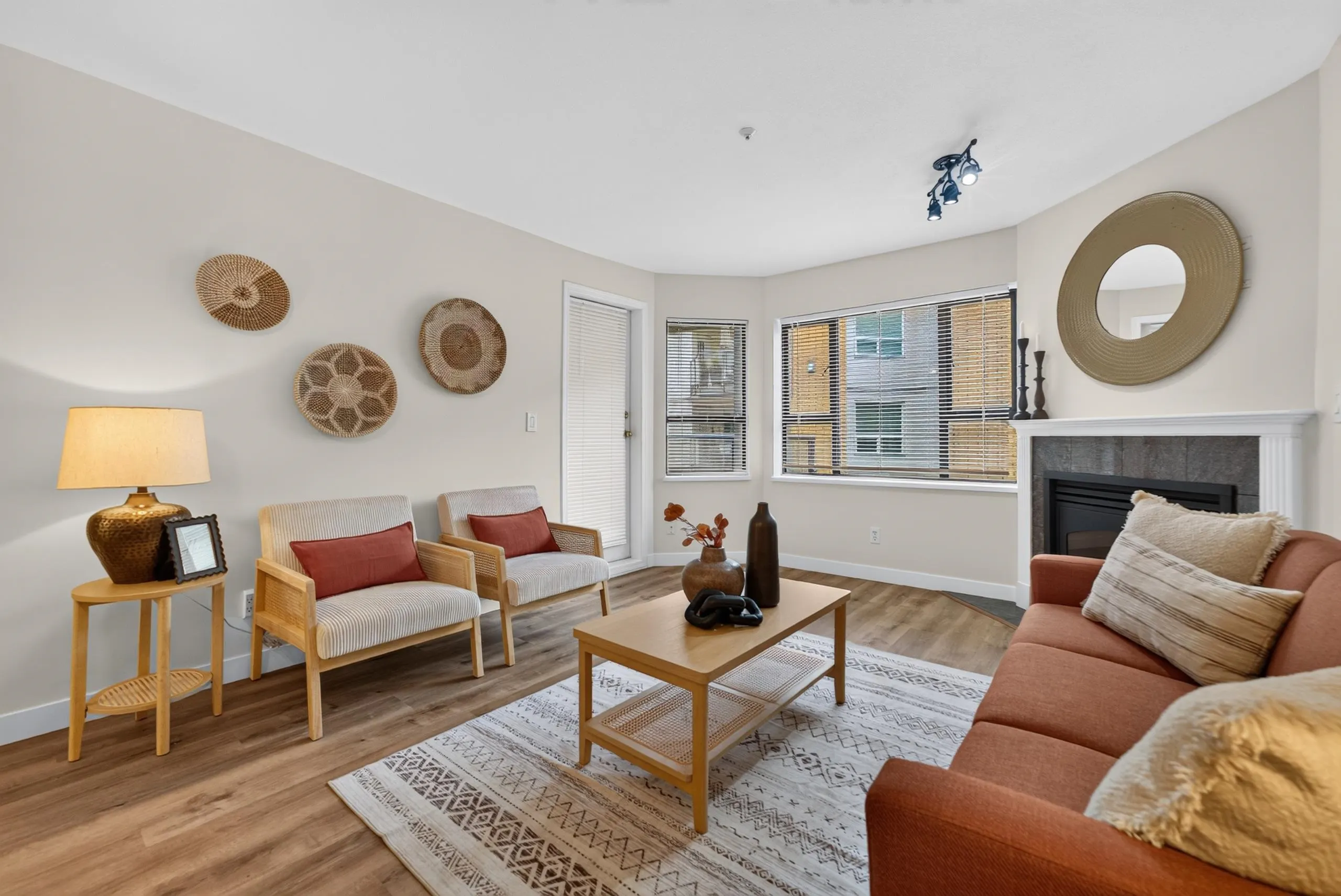 15241 18 Avenue #201