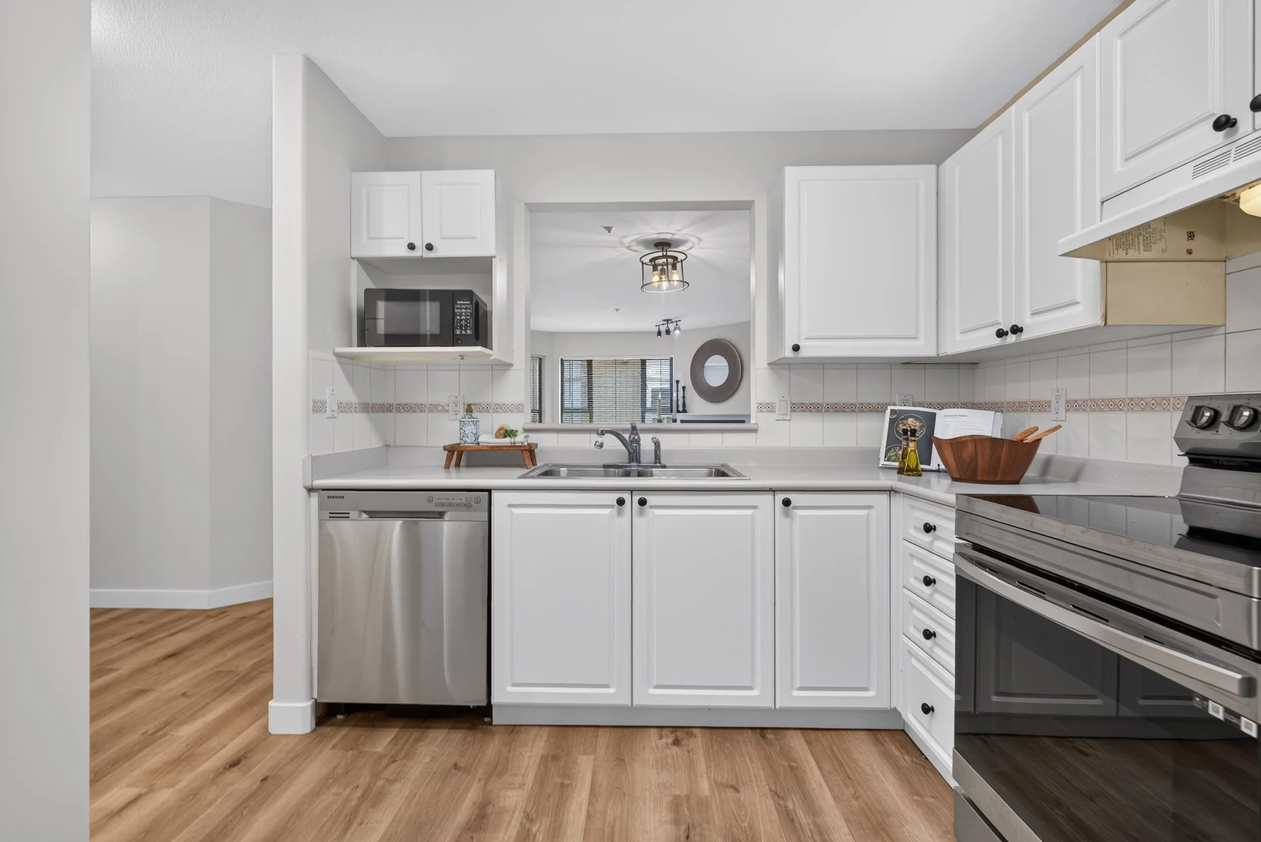 15241 18 Avenue #201