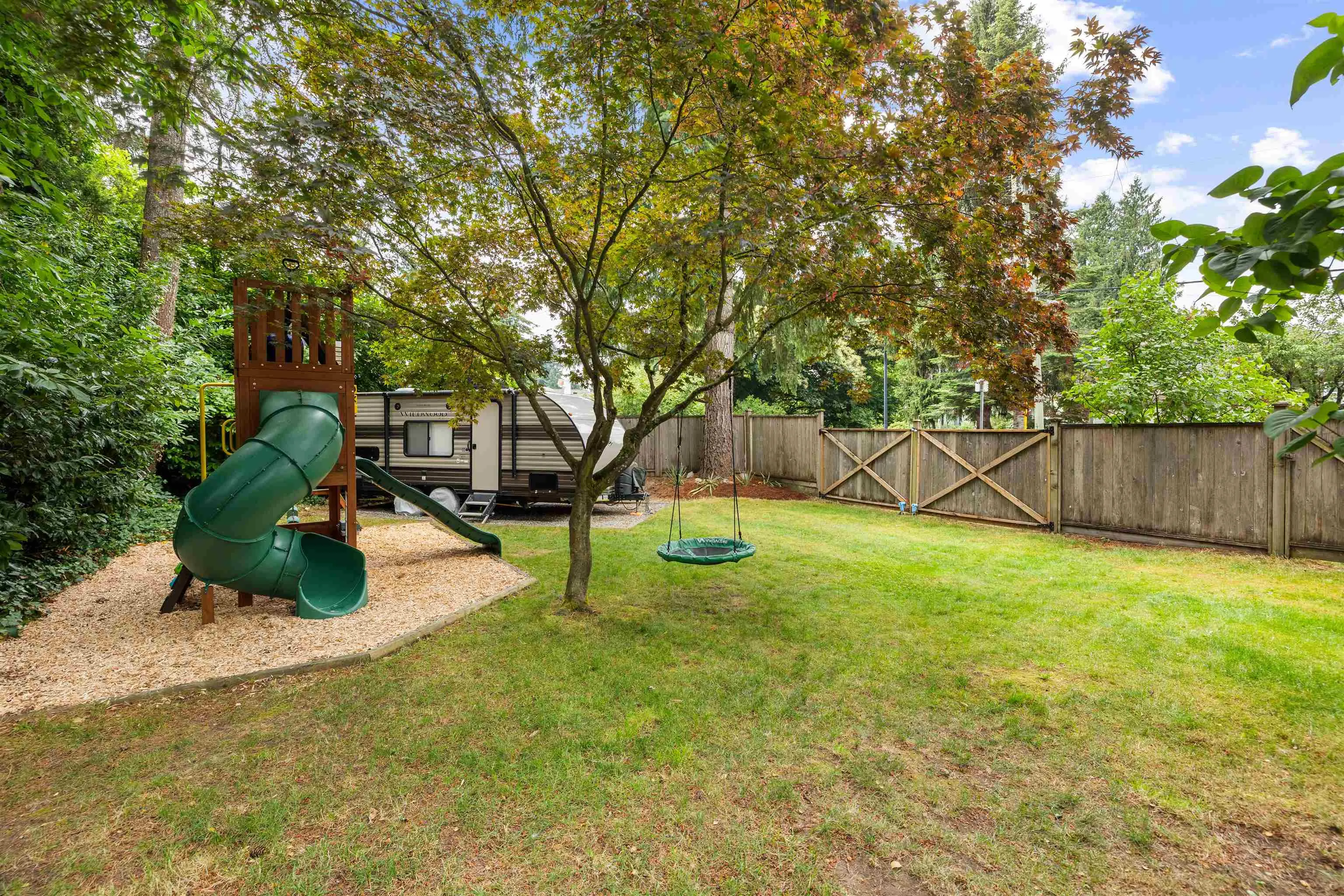 21678 Mountainview Crescent