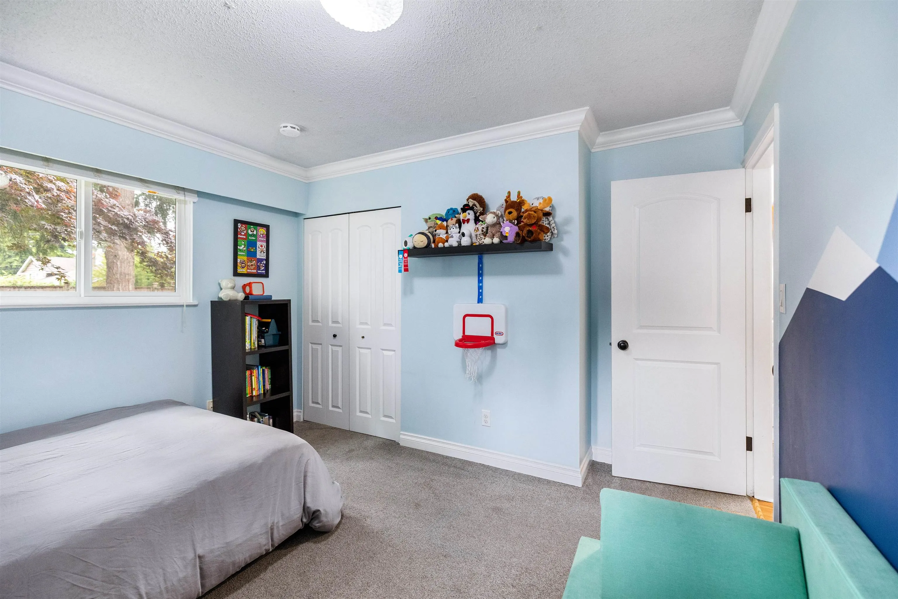 21678 Mountainview Crescent