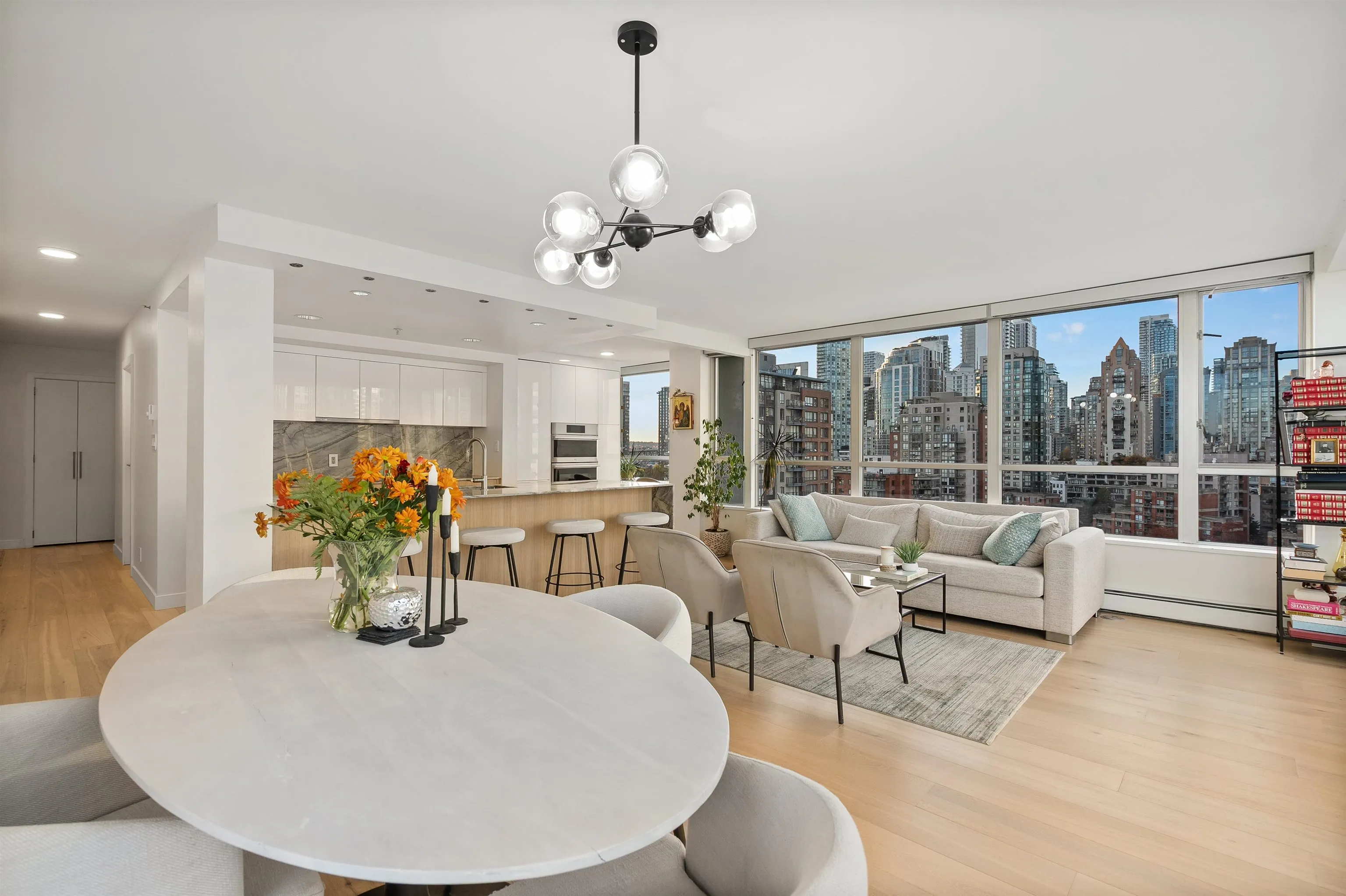 1228 Marinaside Crescent #1706