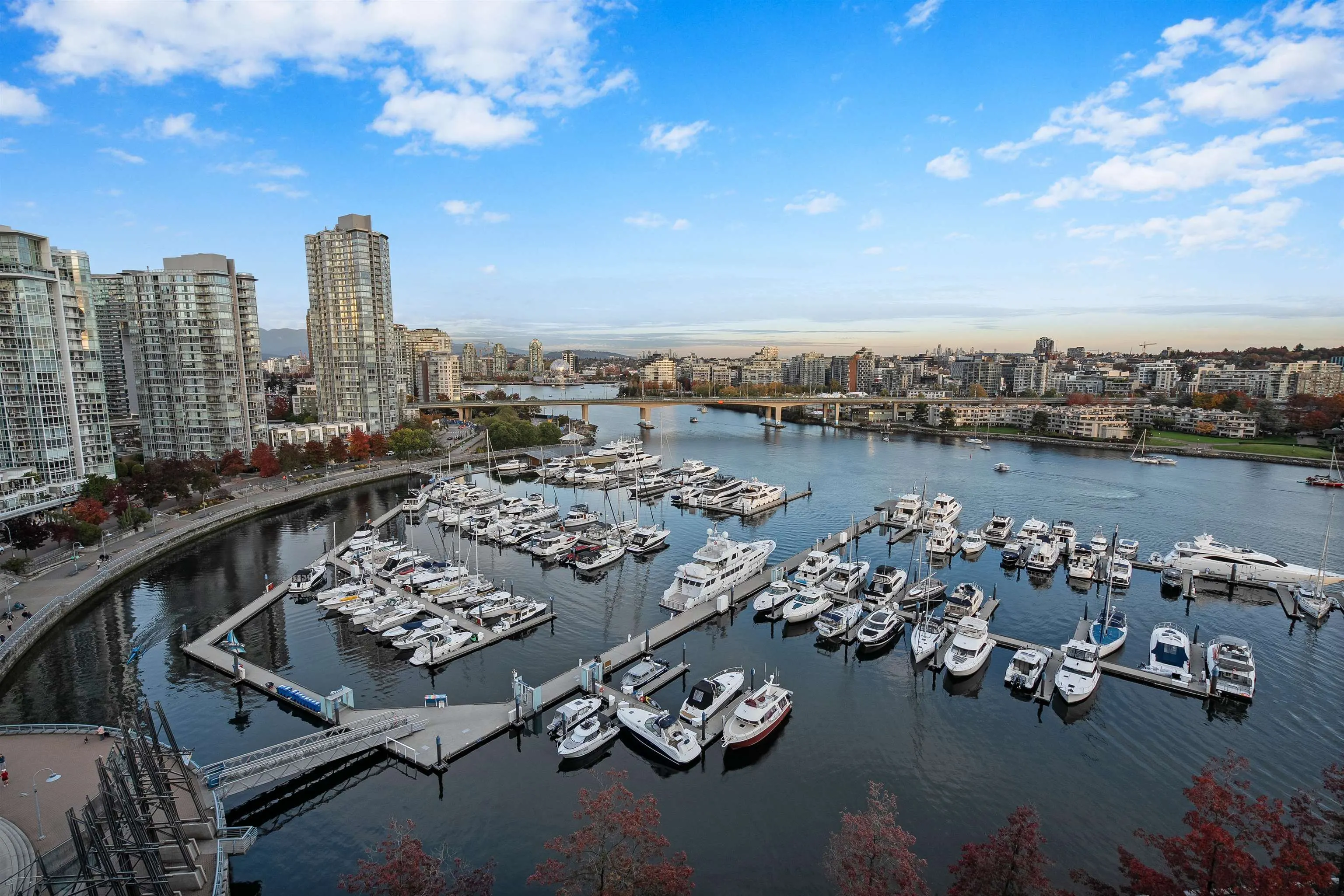 1228 Marinaside Crescent #1706