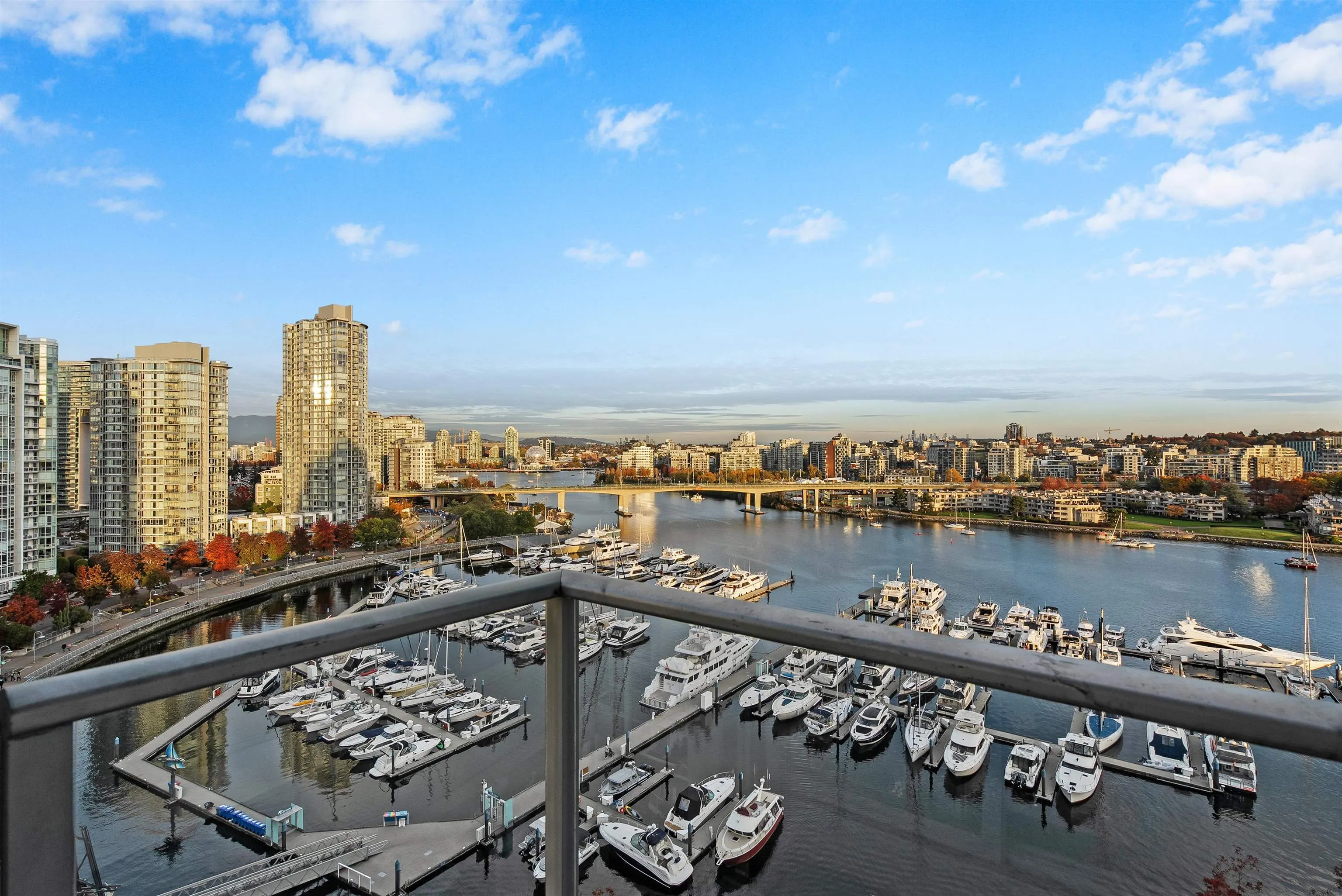 1228 Marinaside Crescent #1706