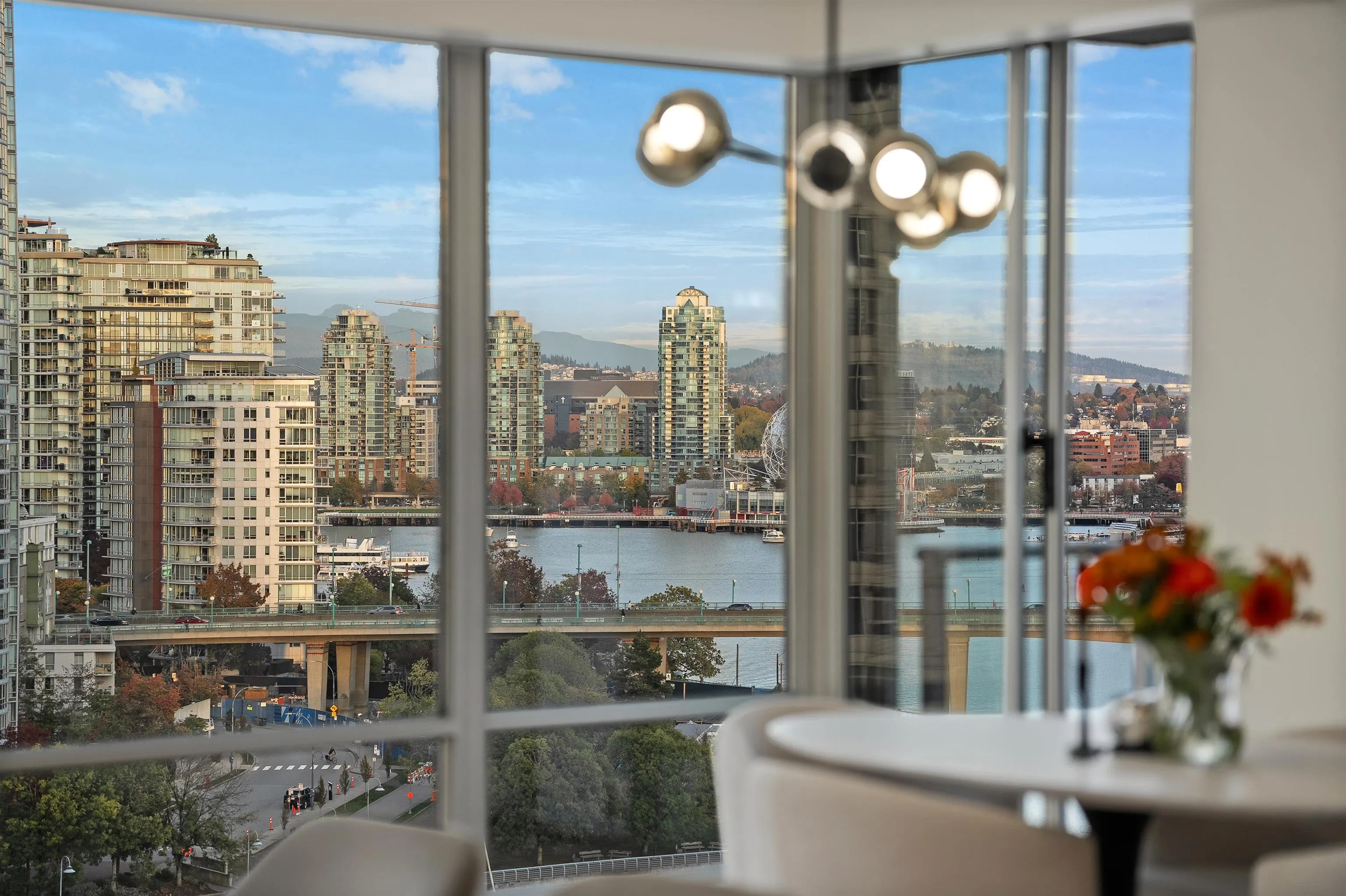 1228 Marinaside Crescent #1706