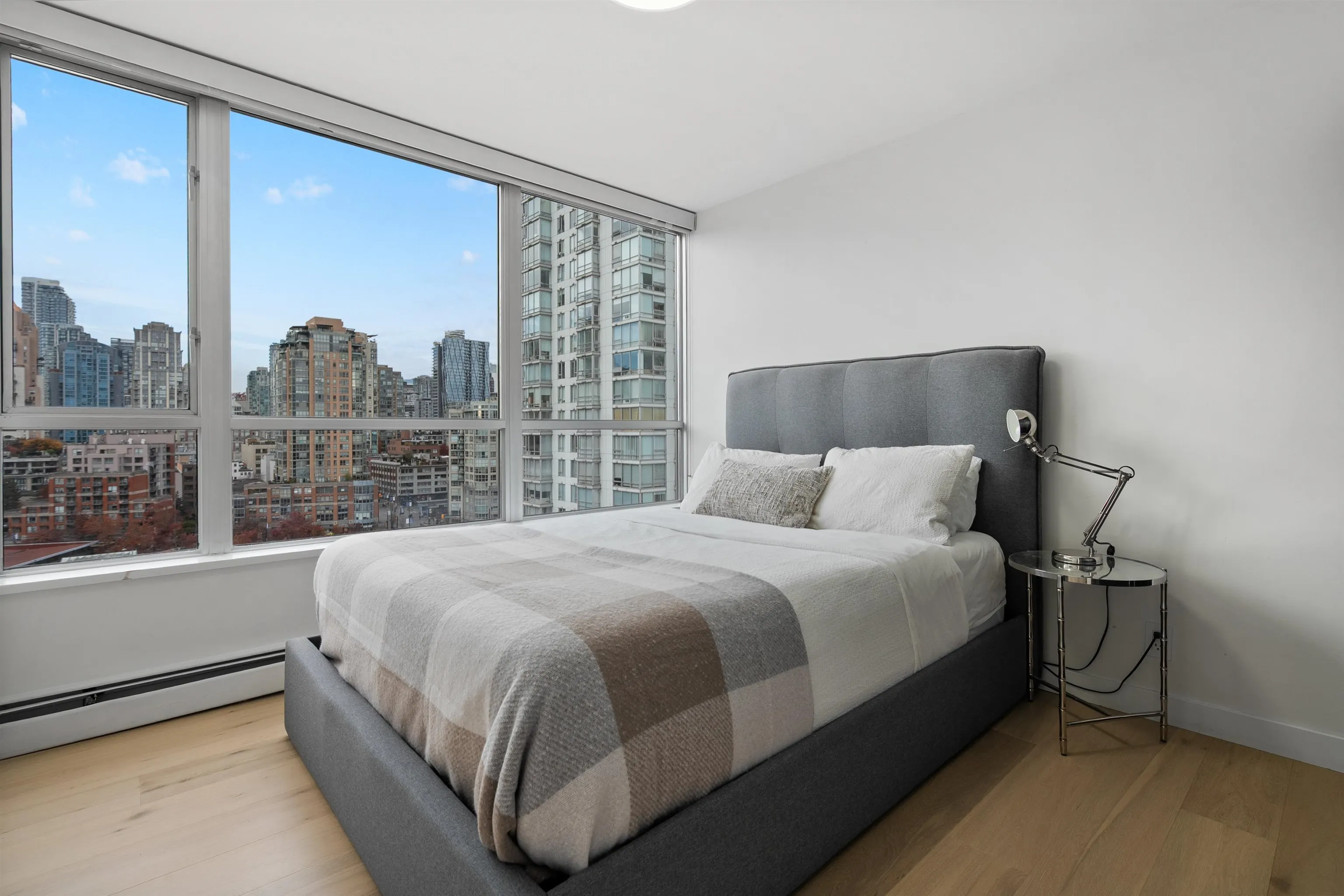 1228 Marinaside Crescent #1706