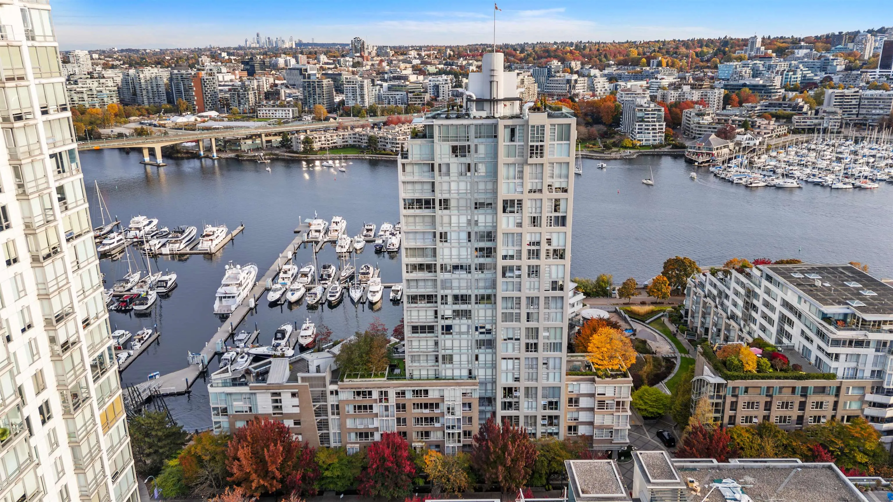 1228 Marinaside Crescent #1706