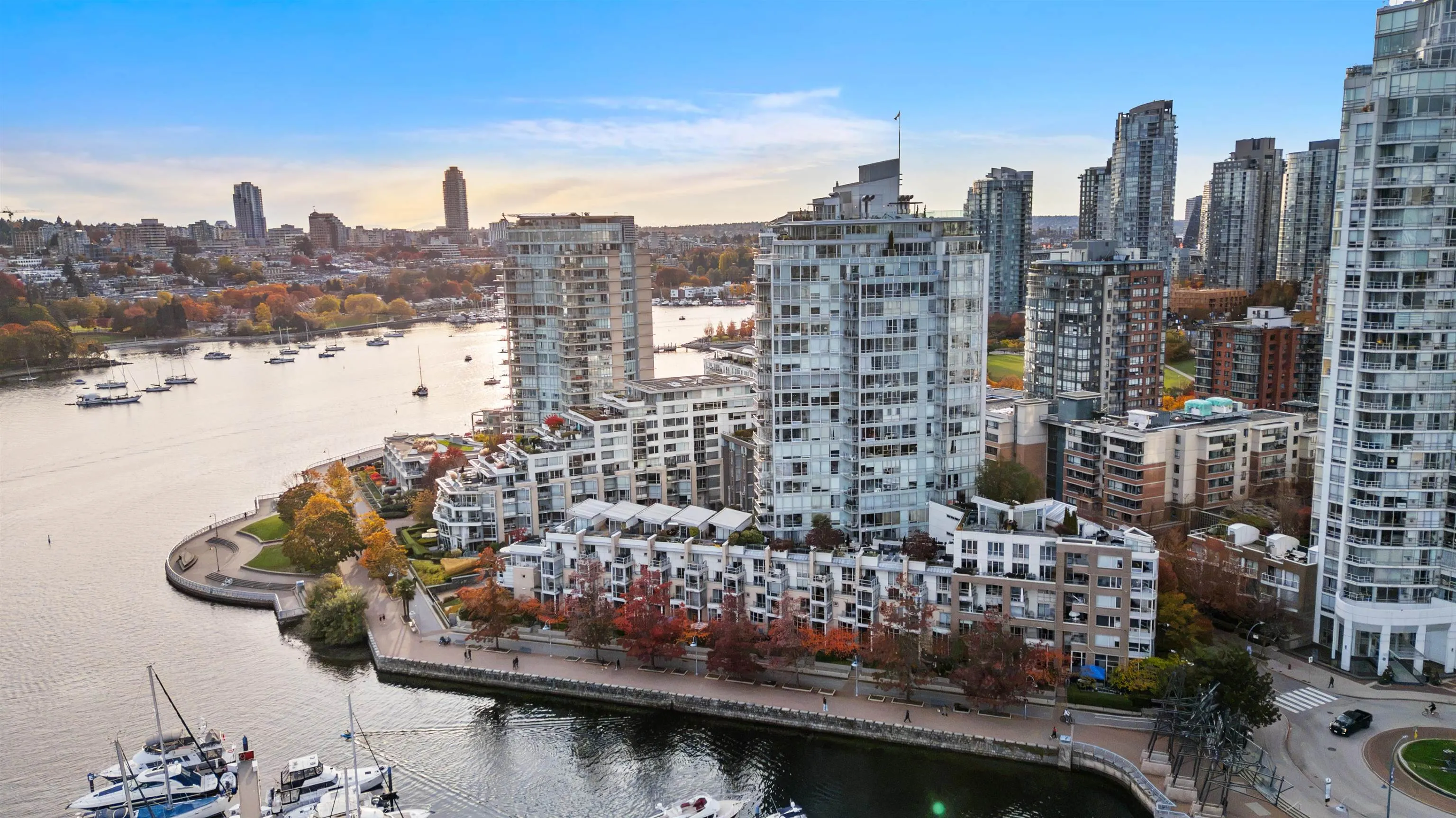 1228 Marinaside Crescent #1706