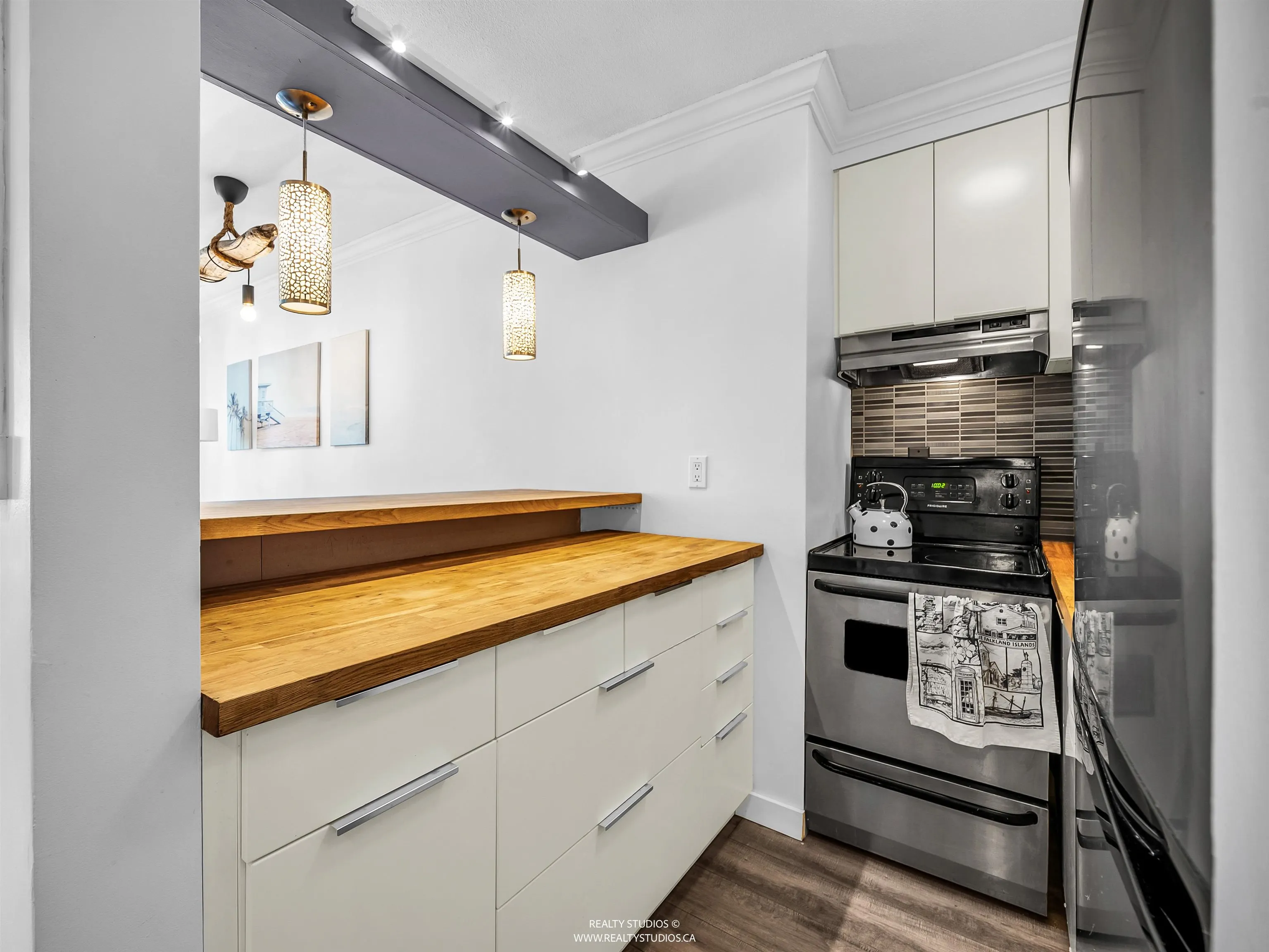 1250 Burnaby Street #1205