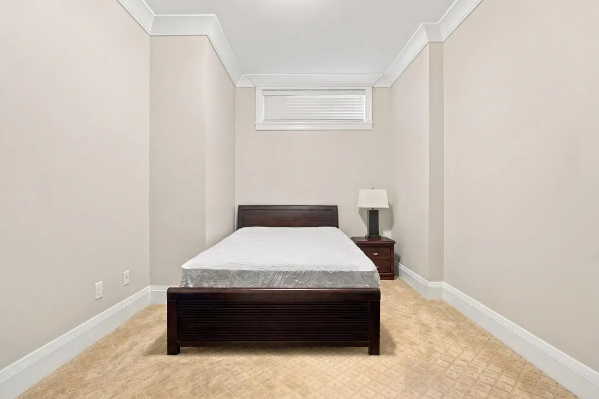 2455 W 18th Avenue