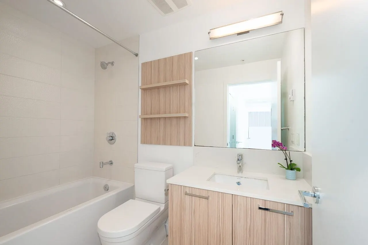 1061 Marine Drive #403